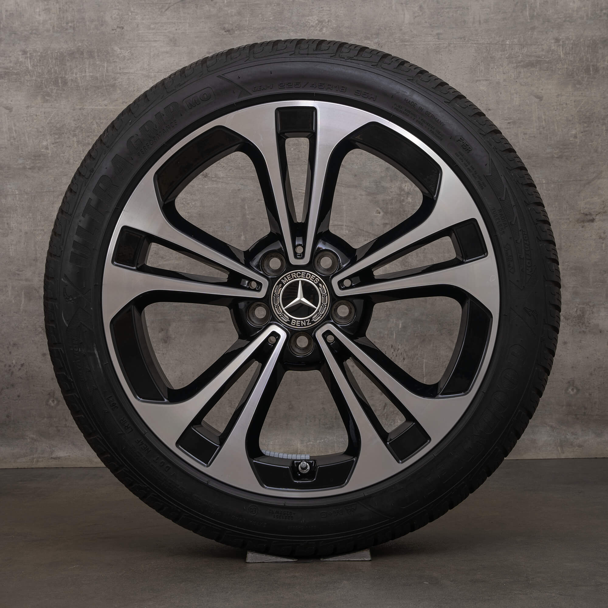 Originele Mercedes Benz C-Klasse winterwielen 18 inch W206 S206 velgen A2064016200 zwart hoogglans