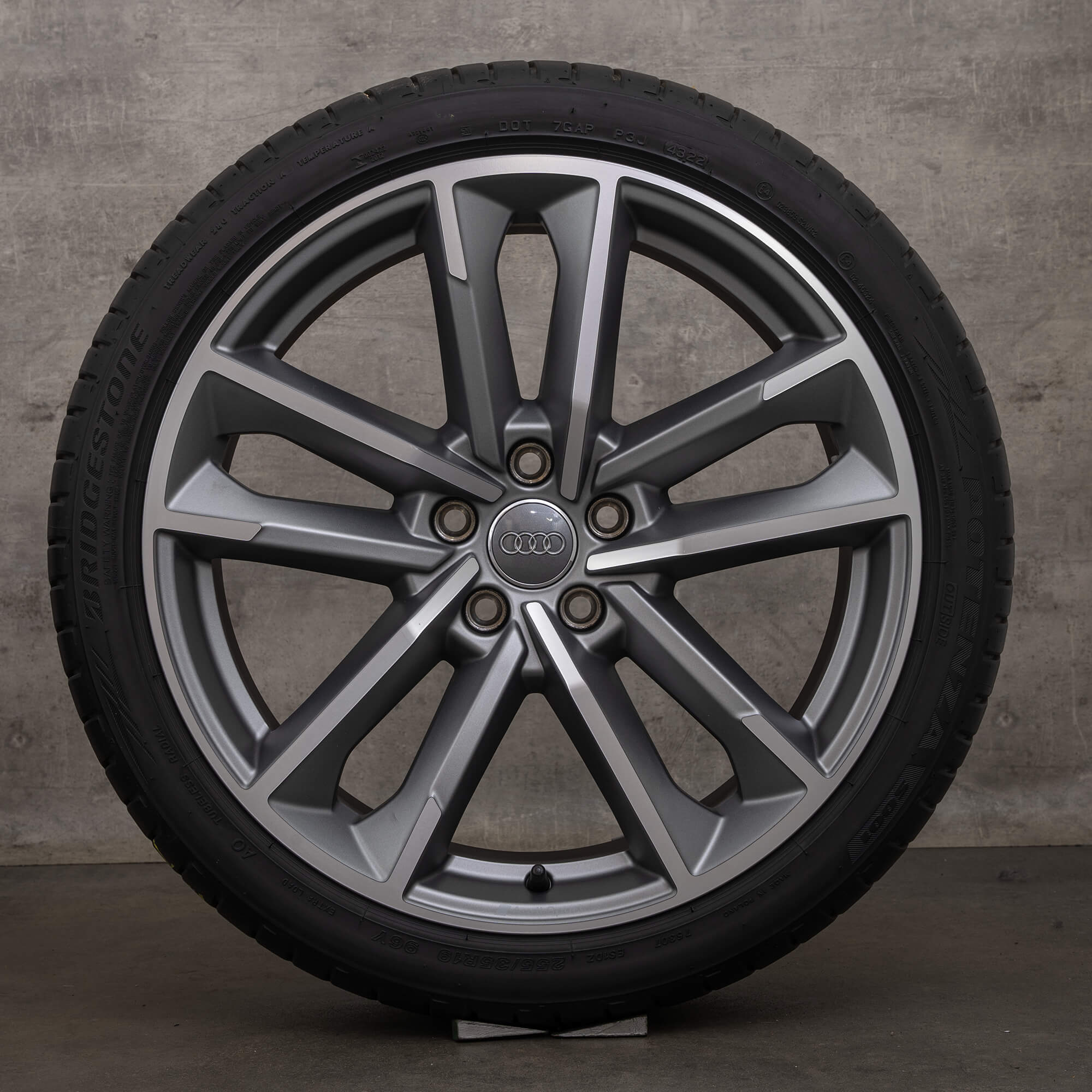 Originální Audi A5 S5 ráfky 19" 8W B9 F5 letni alu kola 8W0601025DC antracitově šedá high-lesk