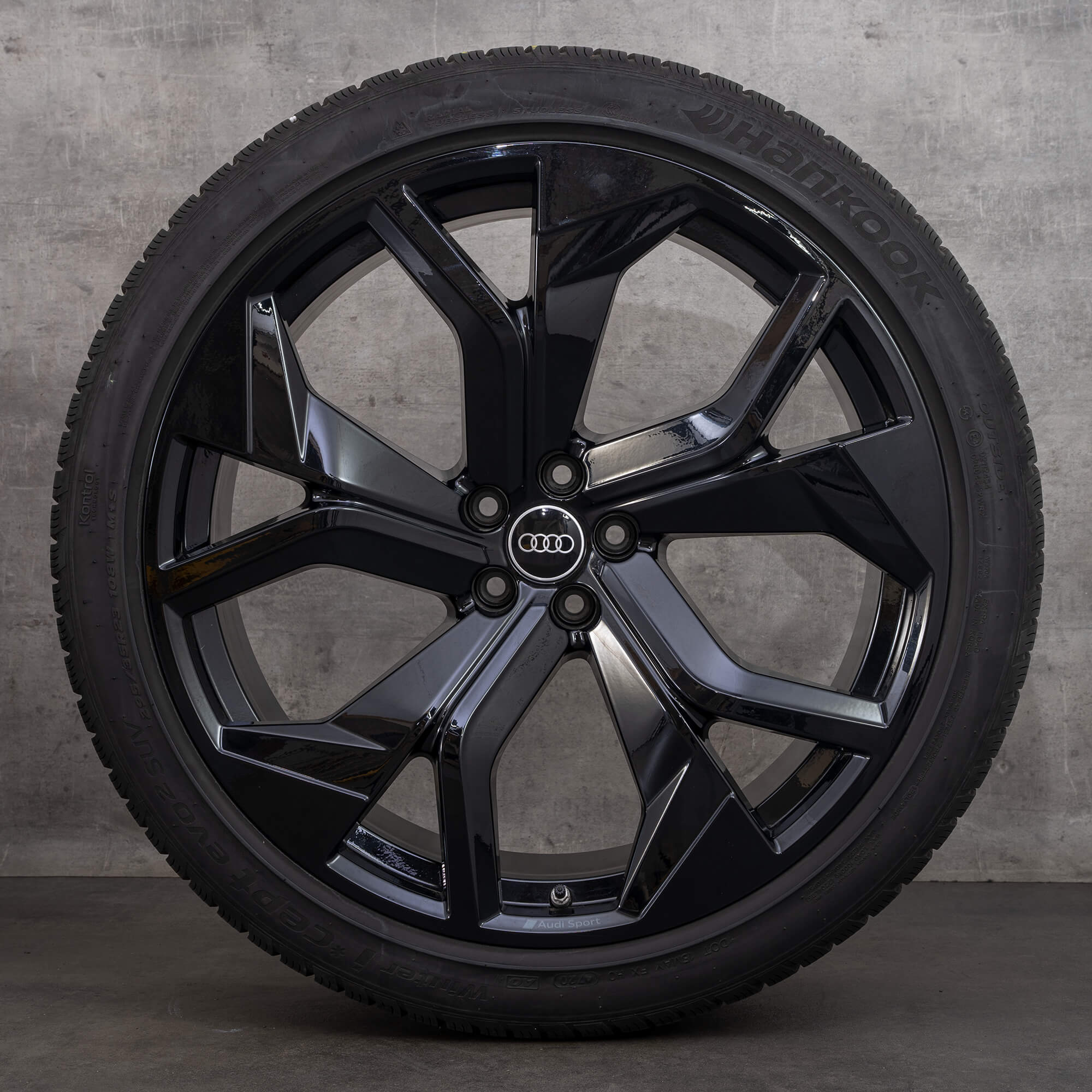 Roți de iarnă Audi RS Q8 originale 23 inch rotor 4M8 jante 4M8601025DC negru lucios NOU