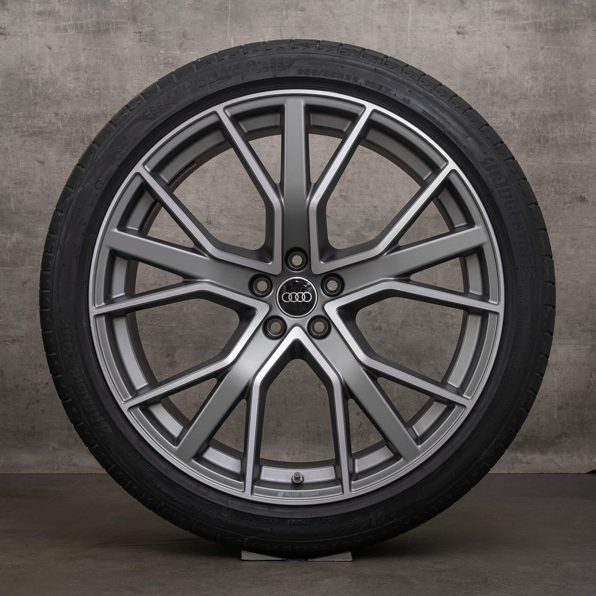 OEM Audi Q7 SQ7 4M 22 inch rims winter tires Performance 4M0601025DP titanium matt high gloss