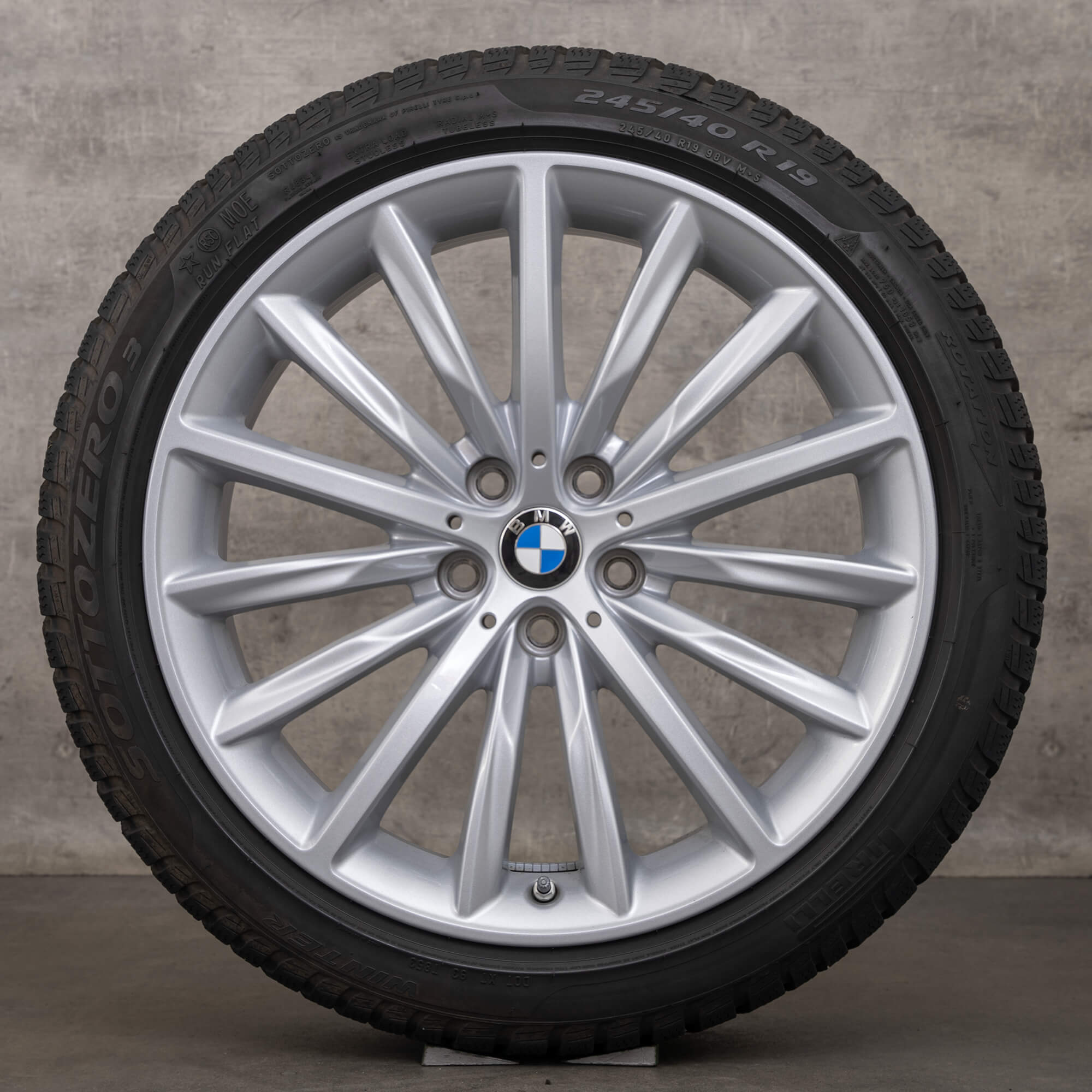 Neumáticos de invierno originales BMW Serie 5 G30 G31 Llantas 19 pulgadas 633