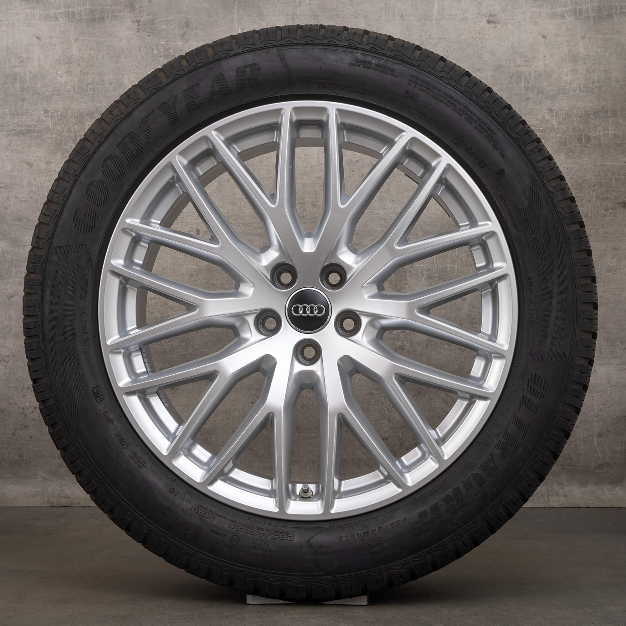 OEM Audi Q7 SQ7 4M 20 inch winter tires rims 4M0601025CQ silver