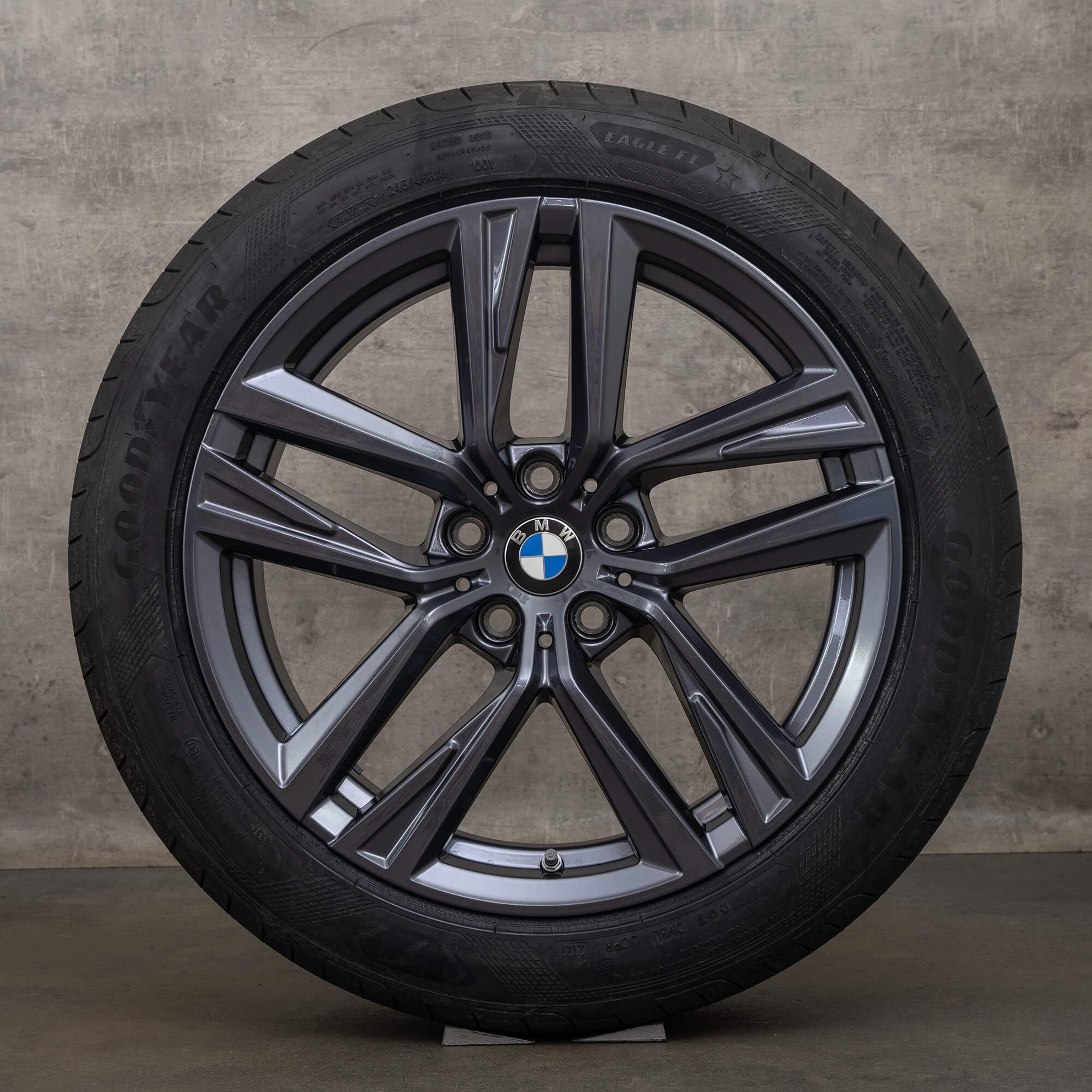 Cerchioni estivi originali BMW i4 Serie 4 G26 da 18 pollici 853 grigio orbita 6896768