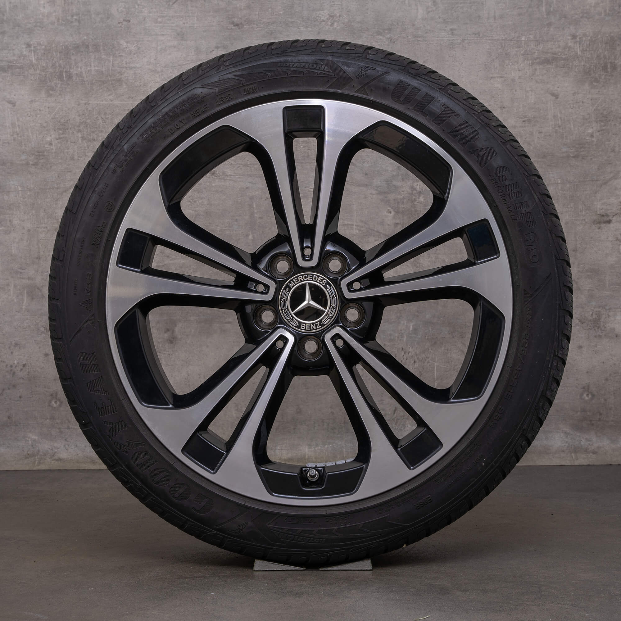 Originele Mercedes C-Klasse winterwielen 18 inch W206 S206 velgen A2064016200 zwart gepolijst