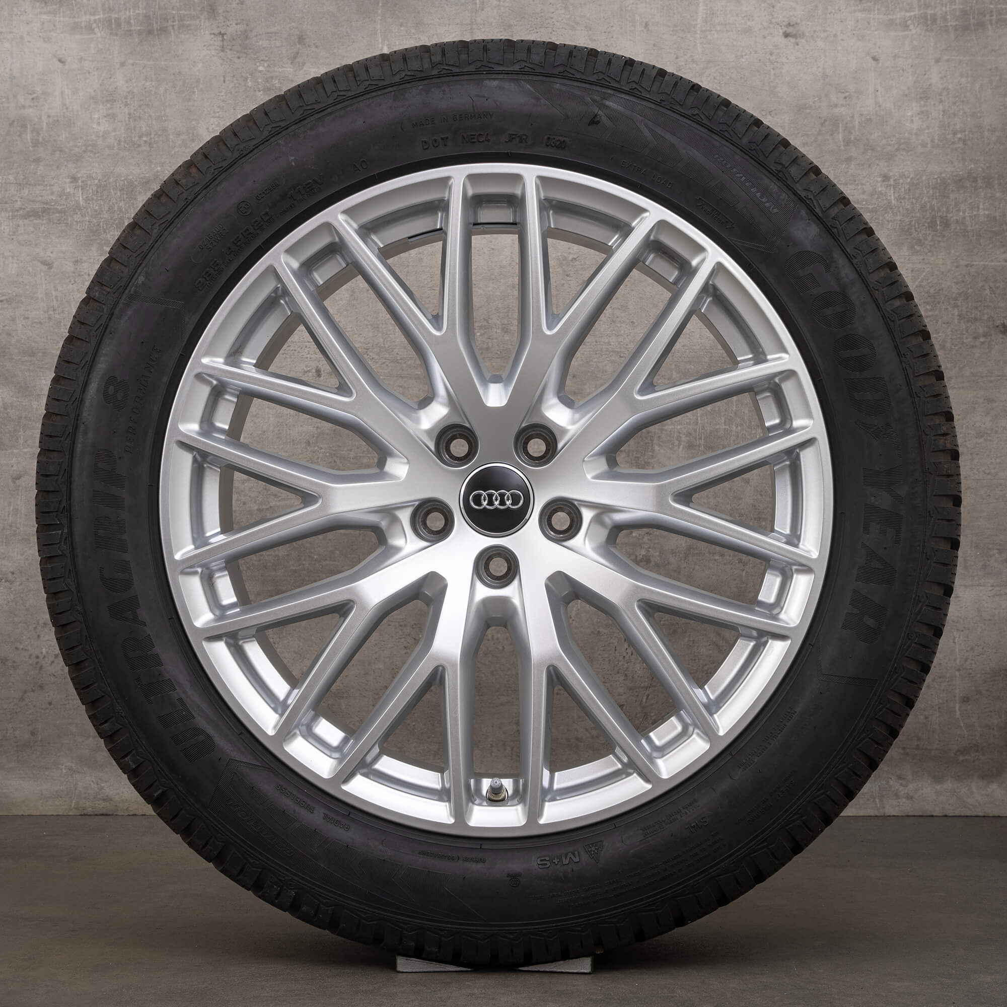 OEM Audi Q7 SQ7 4M 20 inch winter tires rims 4M0601025CQ silver