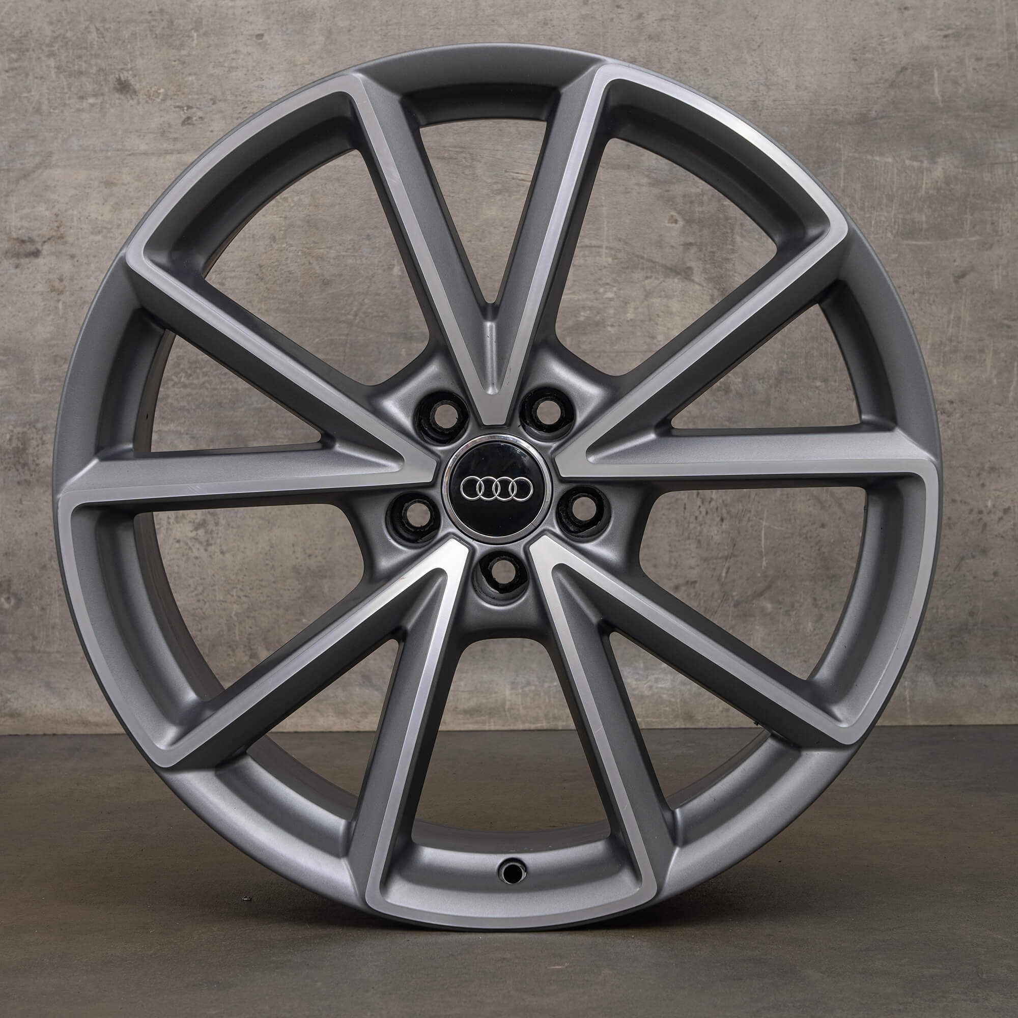 Original Audi Q3 RSQ3 8U 20 tums fälgar 8U0601025AK titan matt polerad