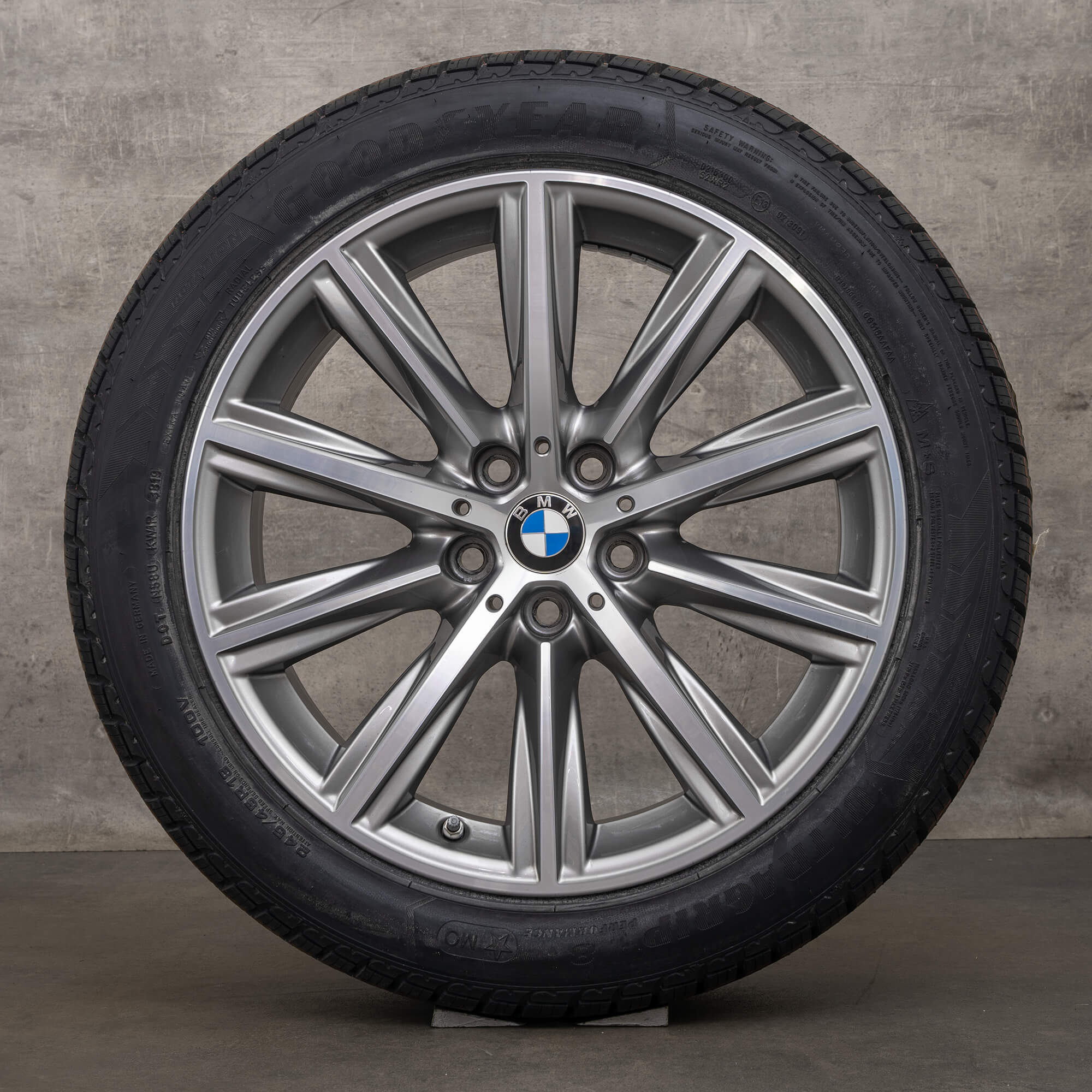 Pneus de inverno originais BMW Série 5 G30 G31 18 polegadas estilo 684 6874441 rodas cinza férrico