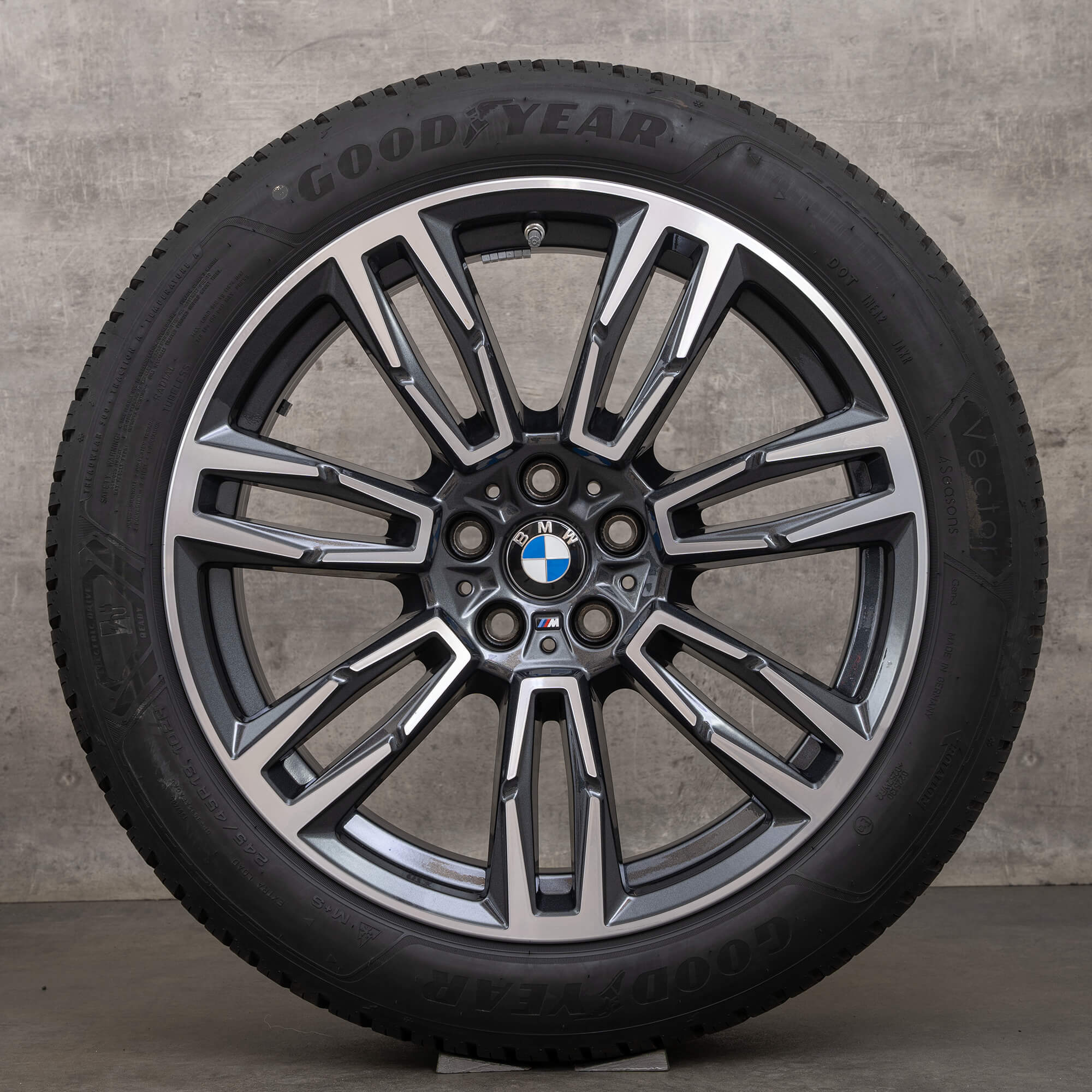 BMW 5-serie G60 G61 i5 19 tommer helårsdæk fælge all-weather dæk 5A324E0 935 M