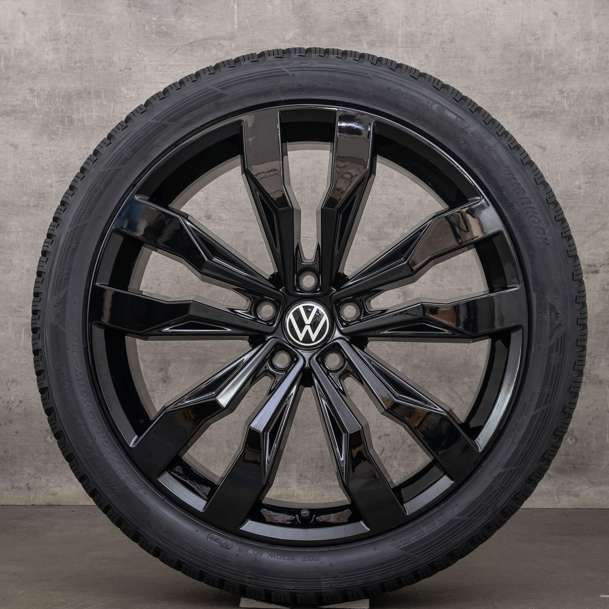 VW Tiguan 2 II 5NA 5N winter wheels tires 20 inch rims R line Suzuka