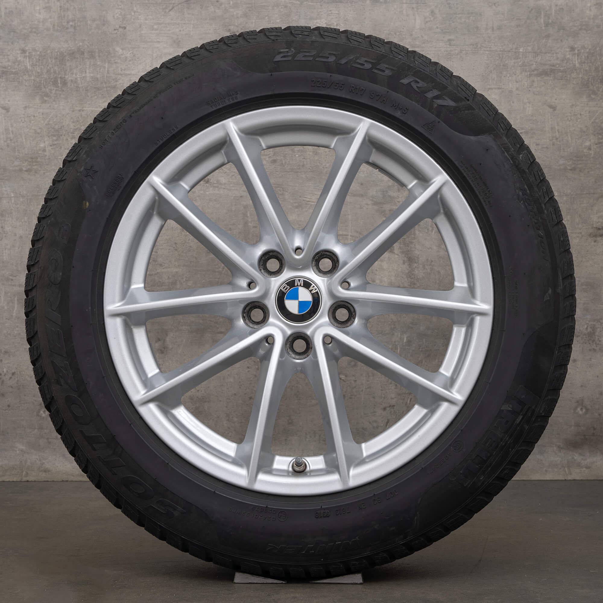 BMW Série 5 G30 G31 d'origine jantes 17 pouces pneus hiver 6868217 style 618 roues argent