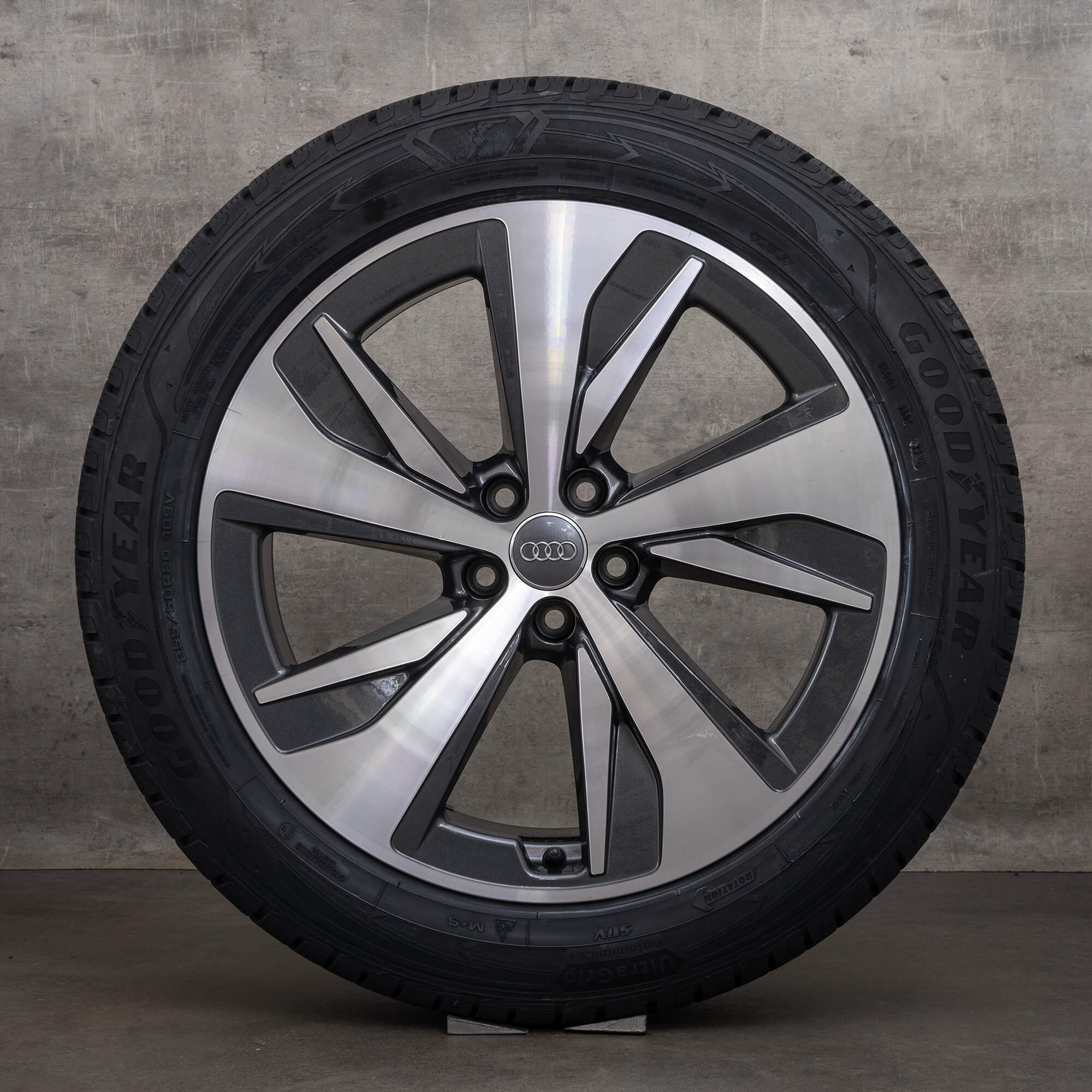 OEM Audi e-tron Q8 winter wheels 20 inch GE 4KE rims anthracite high gloss 4KE601025AF