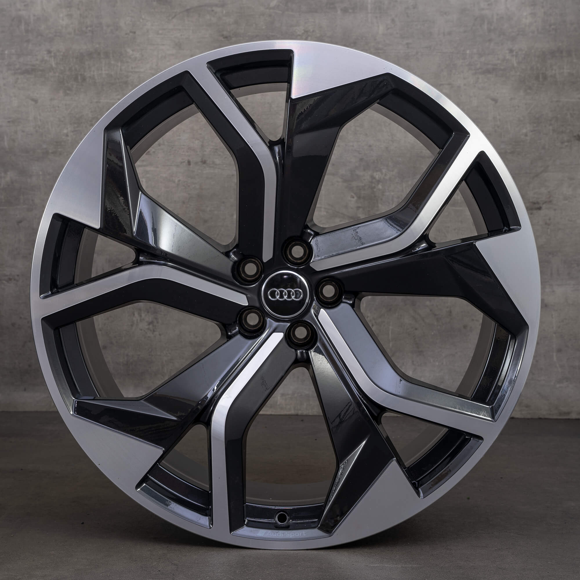 Audi RS Q8 4M8 23 inç rotor jantları 10,5 x ET18 alüminyum jantlar 4M8601025AP