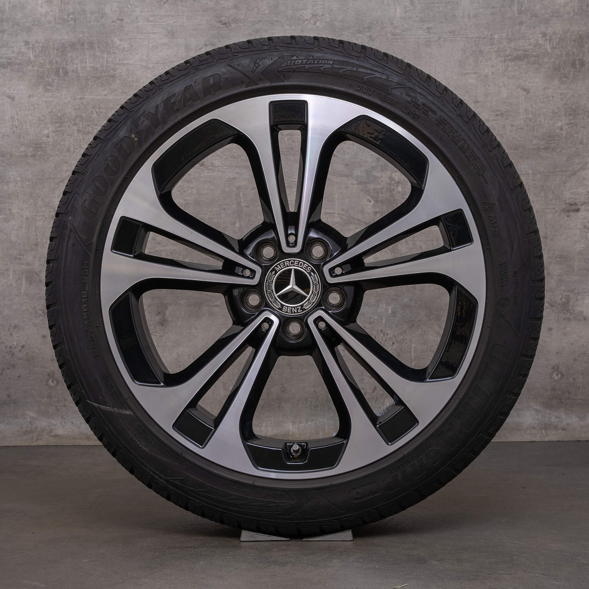 Originele Mercedes C-Klasse winterwielen 18 inch W206 S206 velgen A2064016200 zwart gepolijst