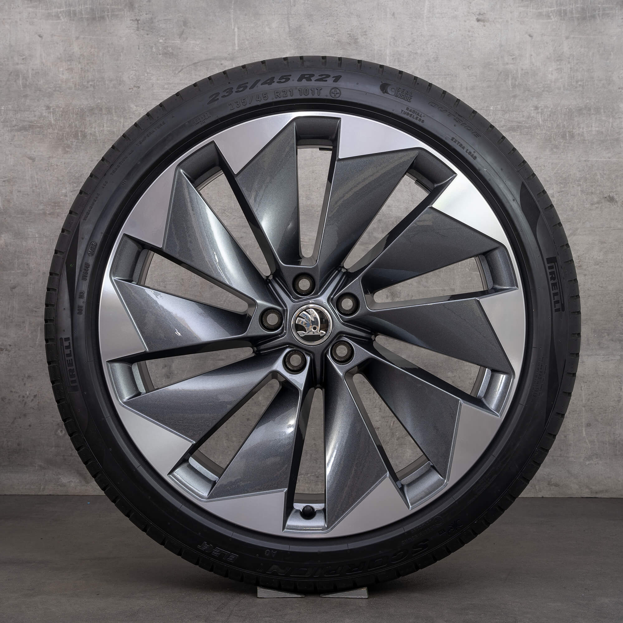 Skoda Enyaq iV summer wheels 21 inch Betria rims aluminum tires