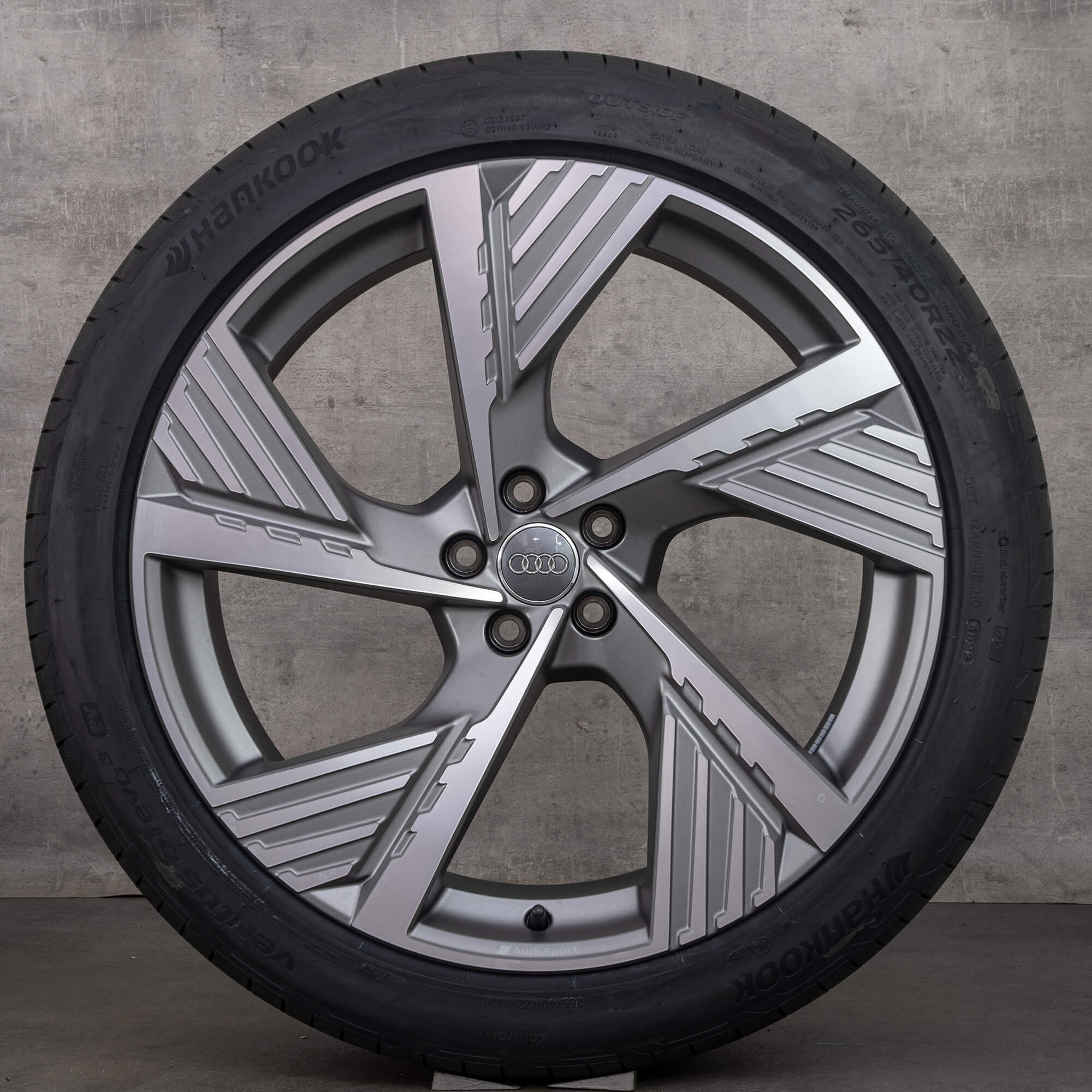 Audi Q8 e-tron GE summer wheels 22 inch rims 4KE601025B tires