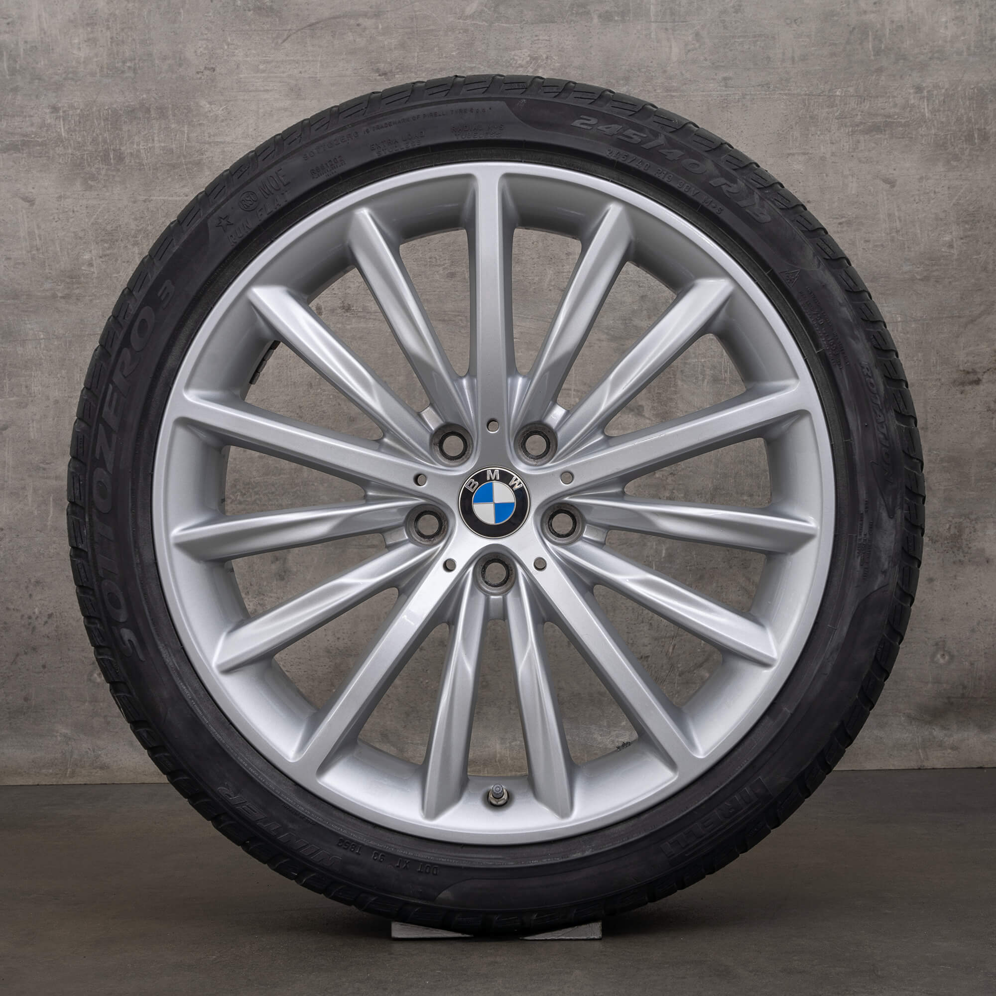 As jantes originais BMW Série 5 de 19 polegadas G30 G31 completam as rodas inverno com estilo 633 6863419 pneus prateados