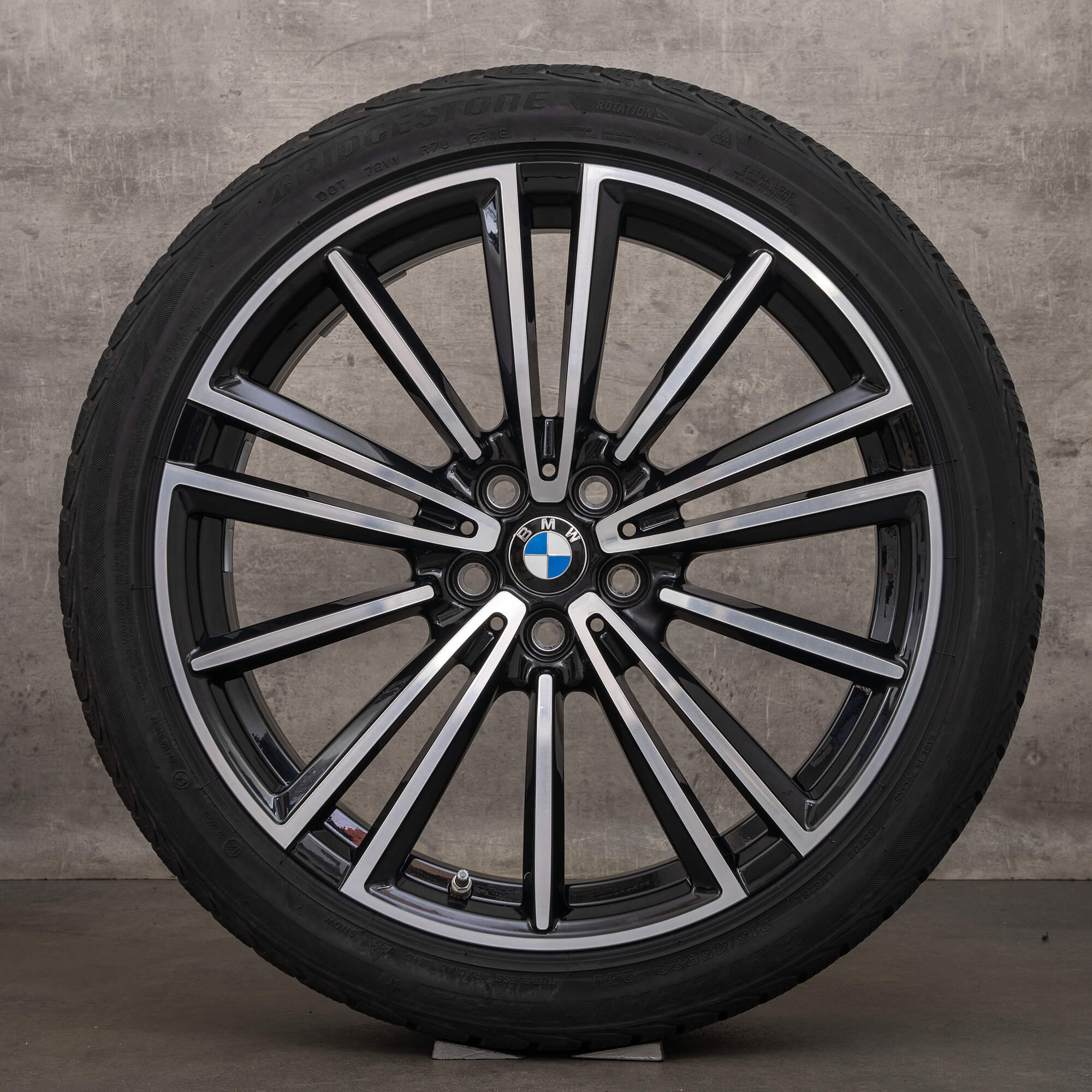 Original BMW i8 I12 I15 20 tums fälgar 516 vinterdäck 6880105 kolsvarta