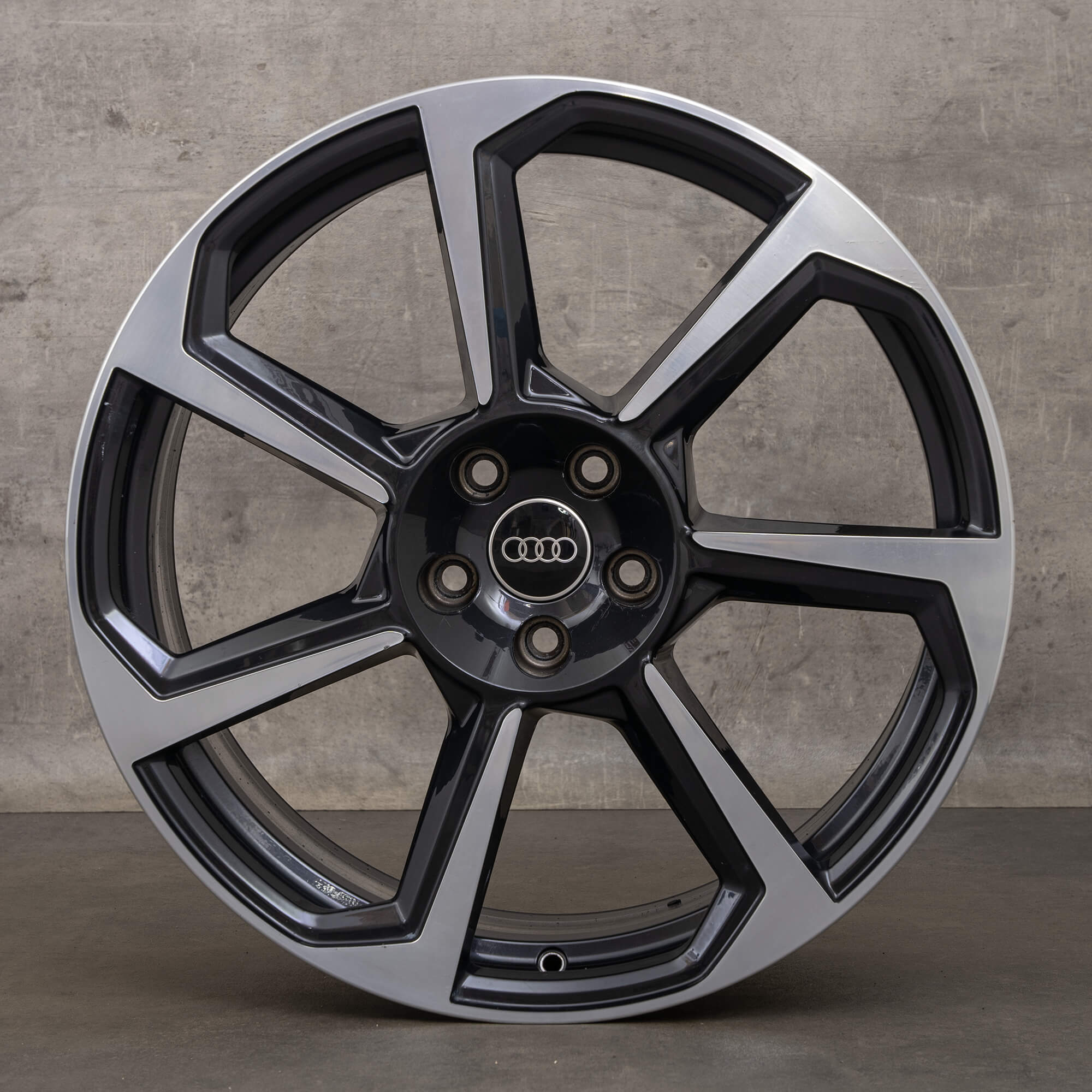 Audi TT RS 8S FV 20 tommer fælge 8S0601025AF antracit sort glansdrejet rotor