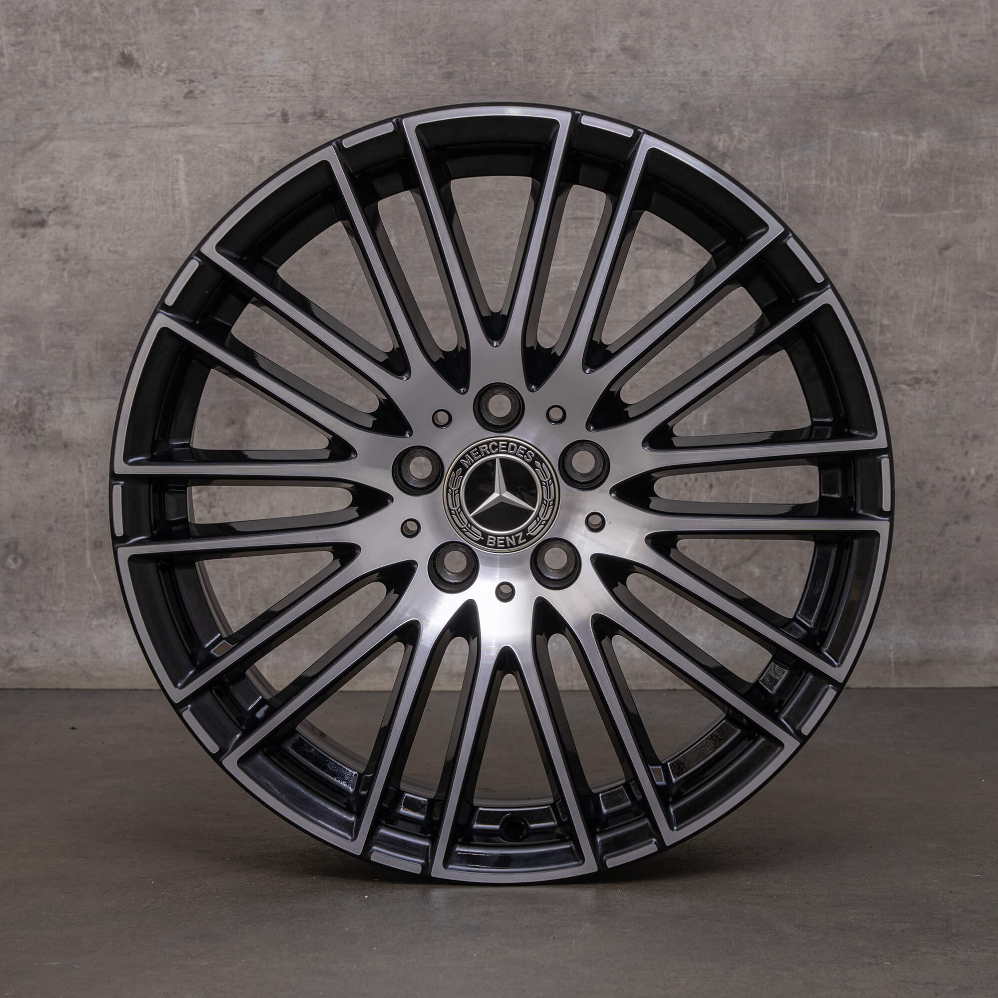 Originele Mercedes Benz C-Klasse velgen 18 inch W206 S206 A2064014900 zwart gepolijst