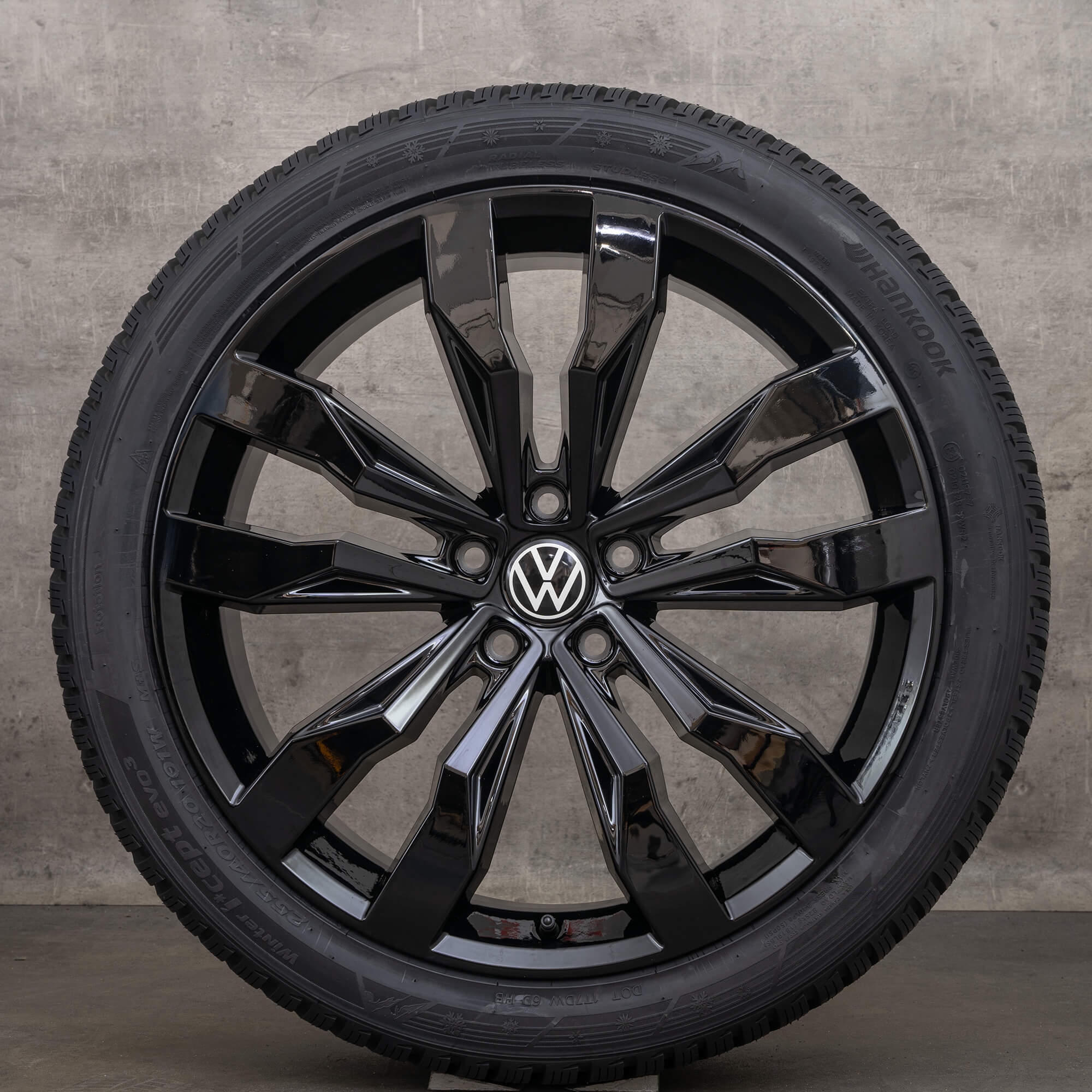 VW Tiguan 2 II 5NA 5N winter wheels tires 20 inch rims R line Suzuka