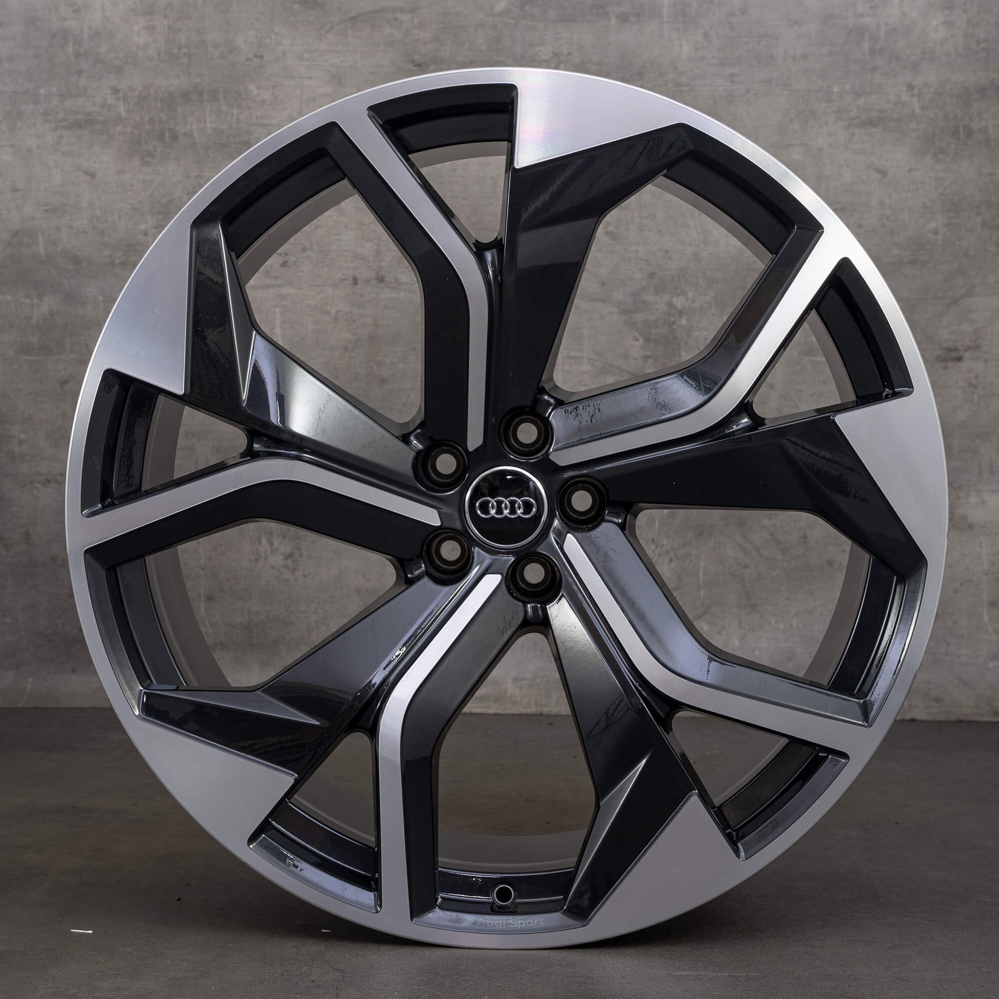 Audi RS Q8 4M8 23 inç rotor jantları 10,5 x ET18 alüminyum jantlar 4M8601025AP