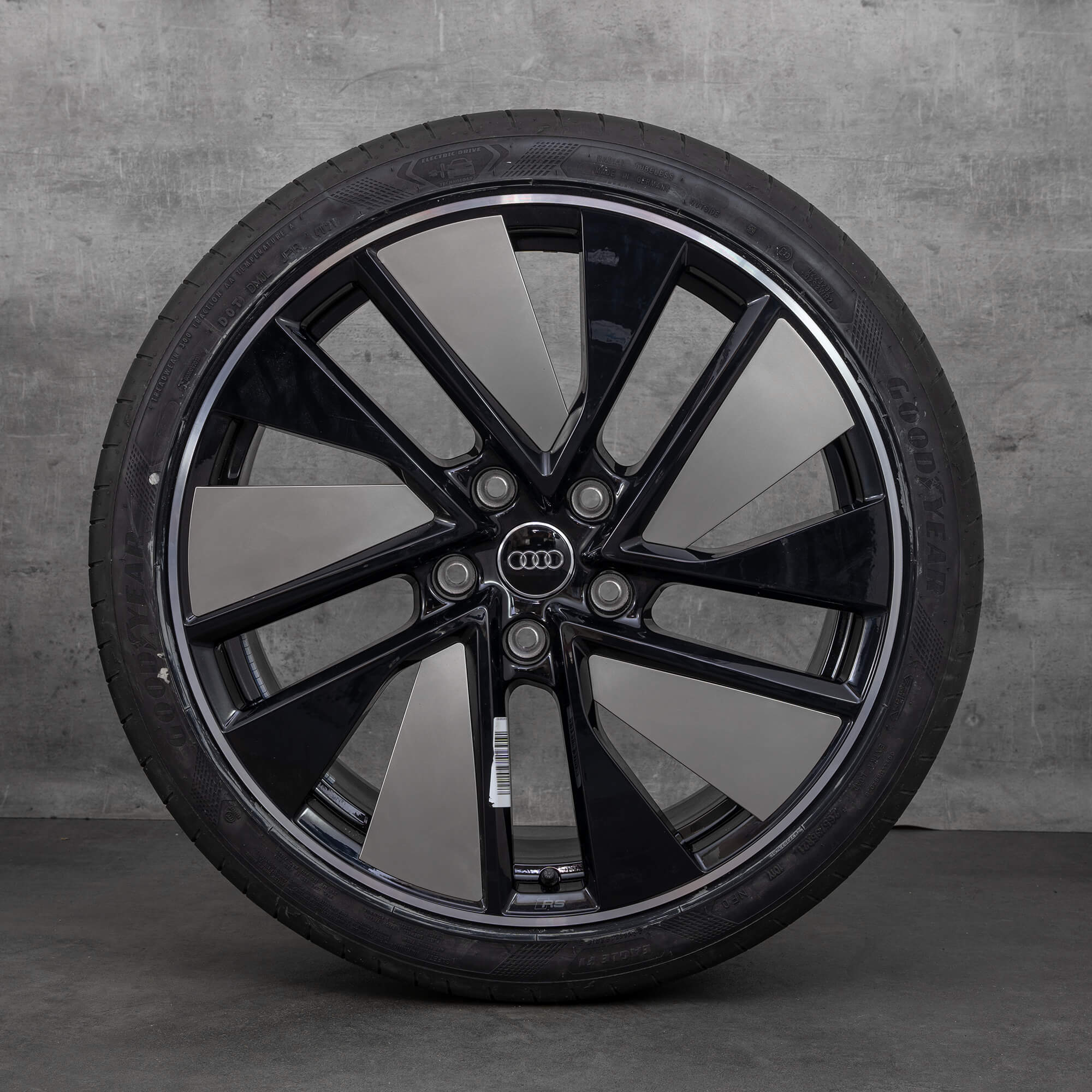 OEM Audi e-tron rims 21 inch GT RS FW summer tires 4J3601025J 4J3601025K black high-gloss wheels