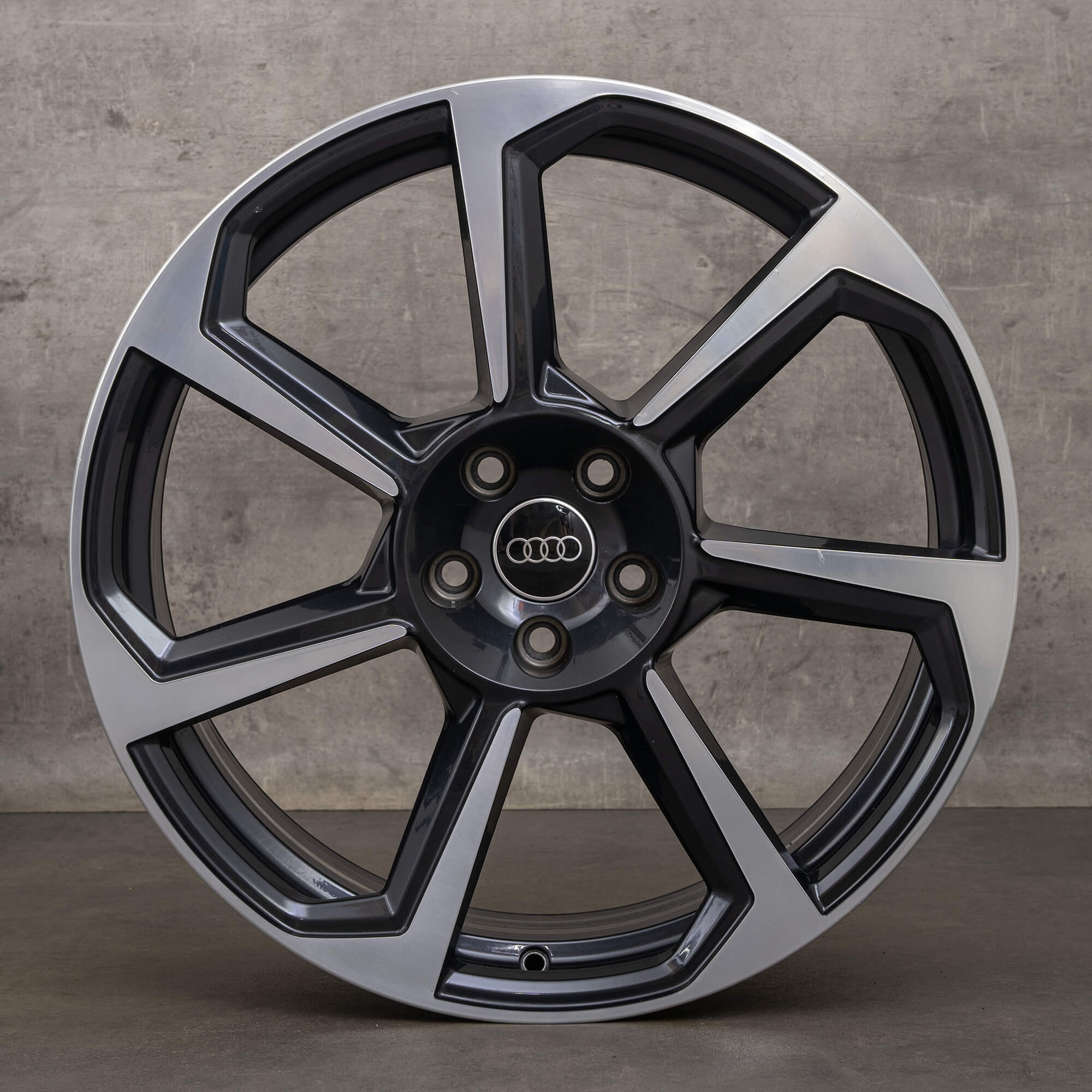 Audi TT RS 8S FV 20 tommer fælge 8S0601025AF antracit sort glansdrejet rotor