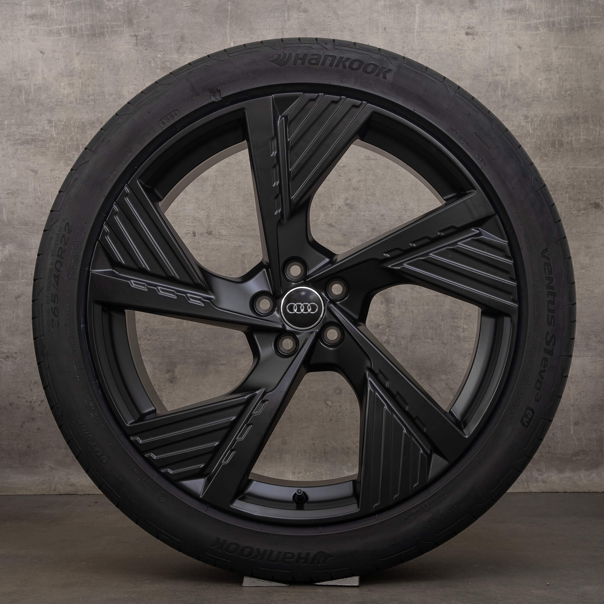 Original Audi Q8 e-tron GEN Sportback GEA 22 inch summer tires rims 4KE601025B