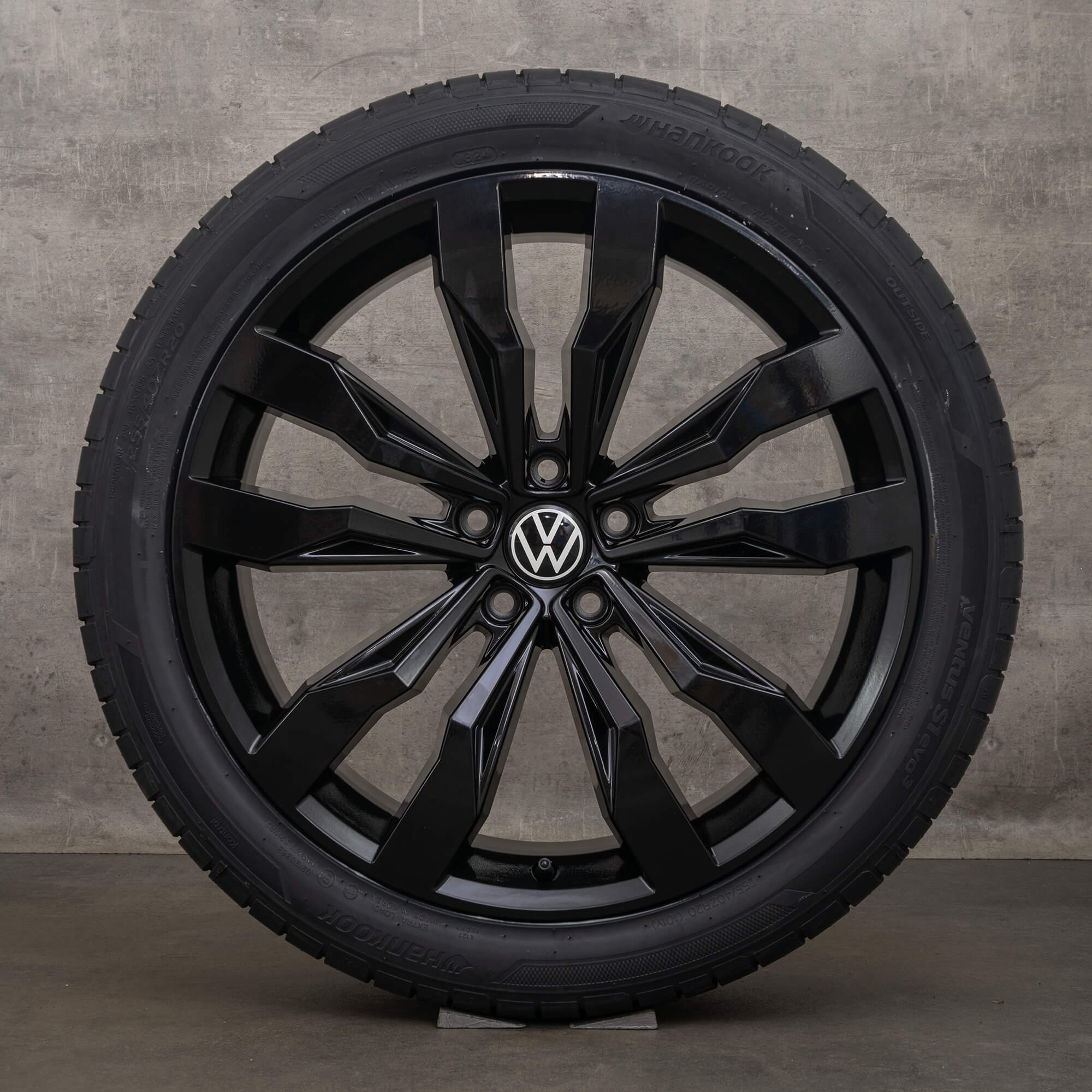 VW Tiguan 2 II 5NA 5N zomerwielen 20 inch velgen zomerbanden Suzuka 5NA601025G zwart geverfd