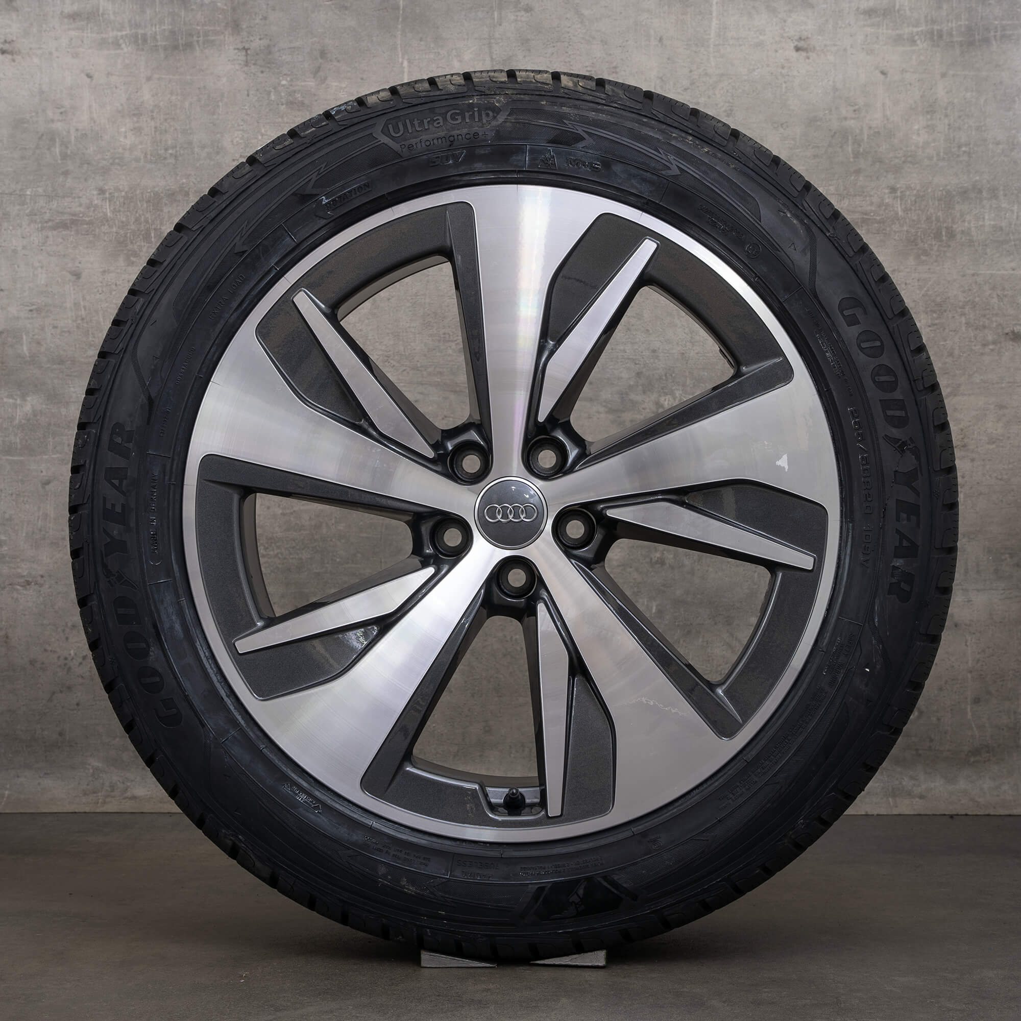 OEM Audi e-tron Q8 winter wheels 20 inch GE 4KE rims anthracite high gloss 4KE601025AF