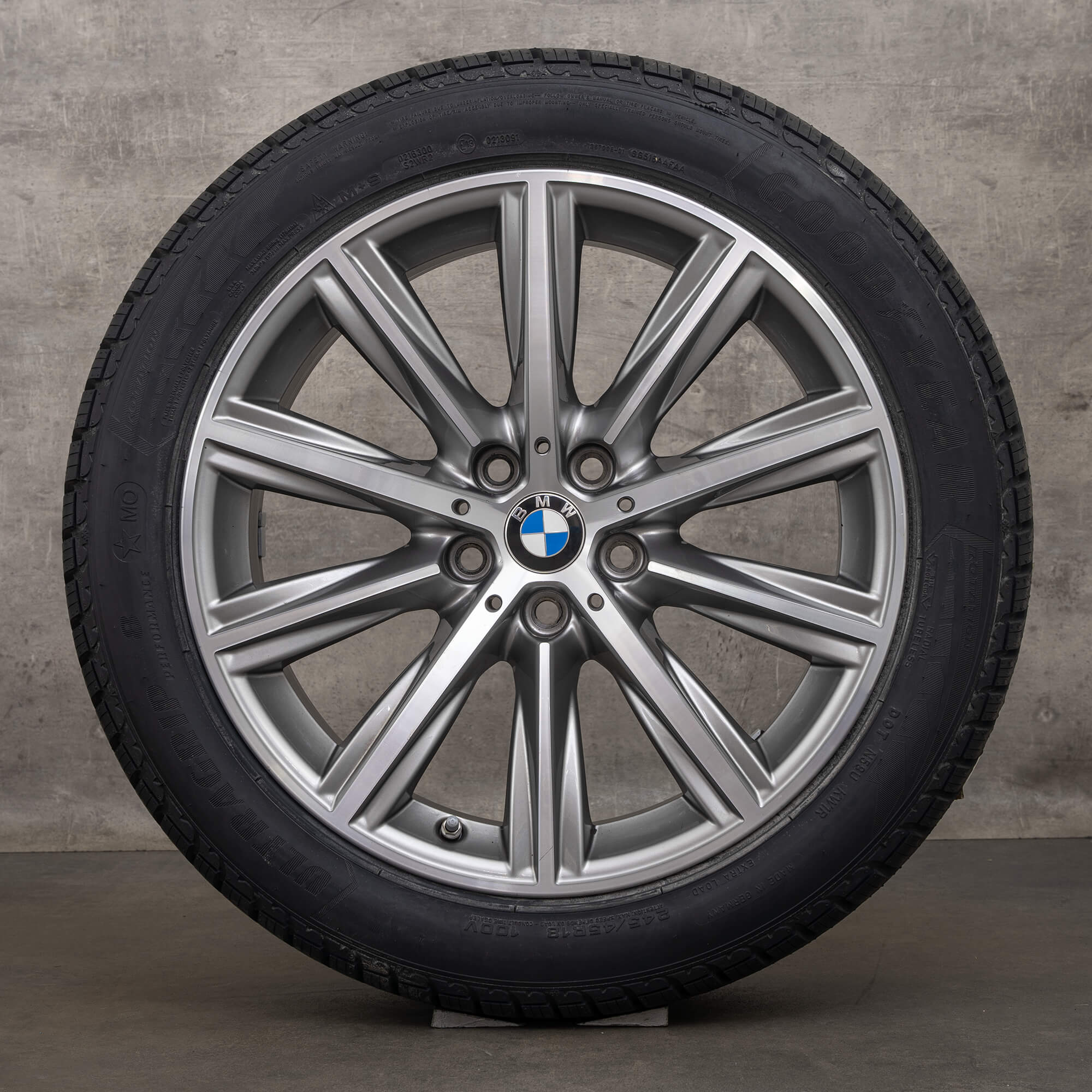 Pneus de inverno originais BMW Série 5 G30 G31 18 polegadas estilo 684 6874441 rodas cinza férrico