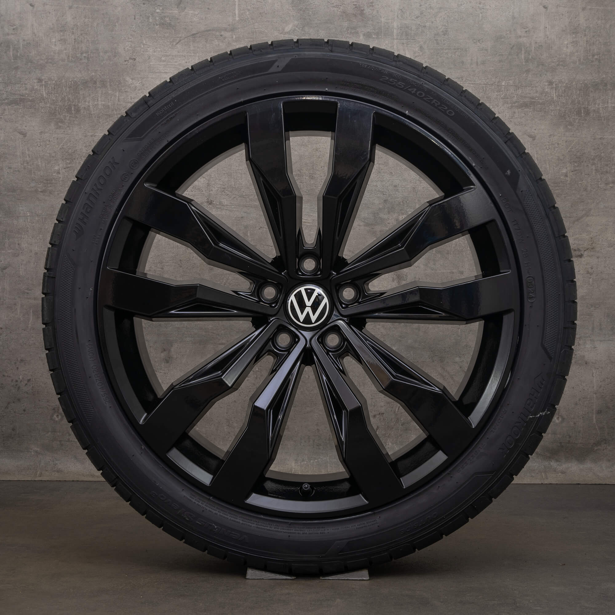 VW Tiguan 2 II 5NA 5N summer wheels 20 inch rims tires Suzuka 5NA601025G painted black