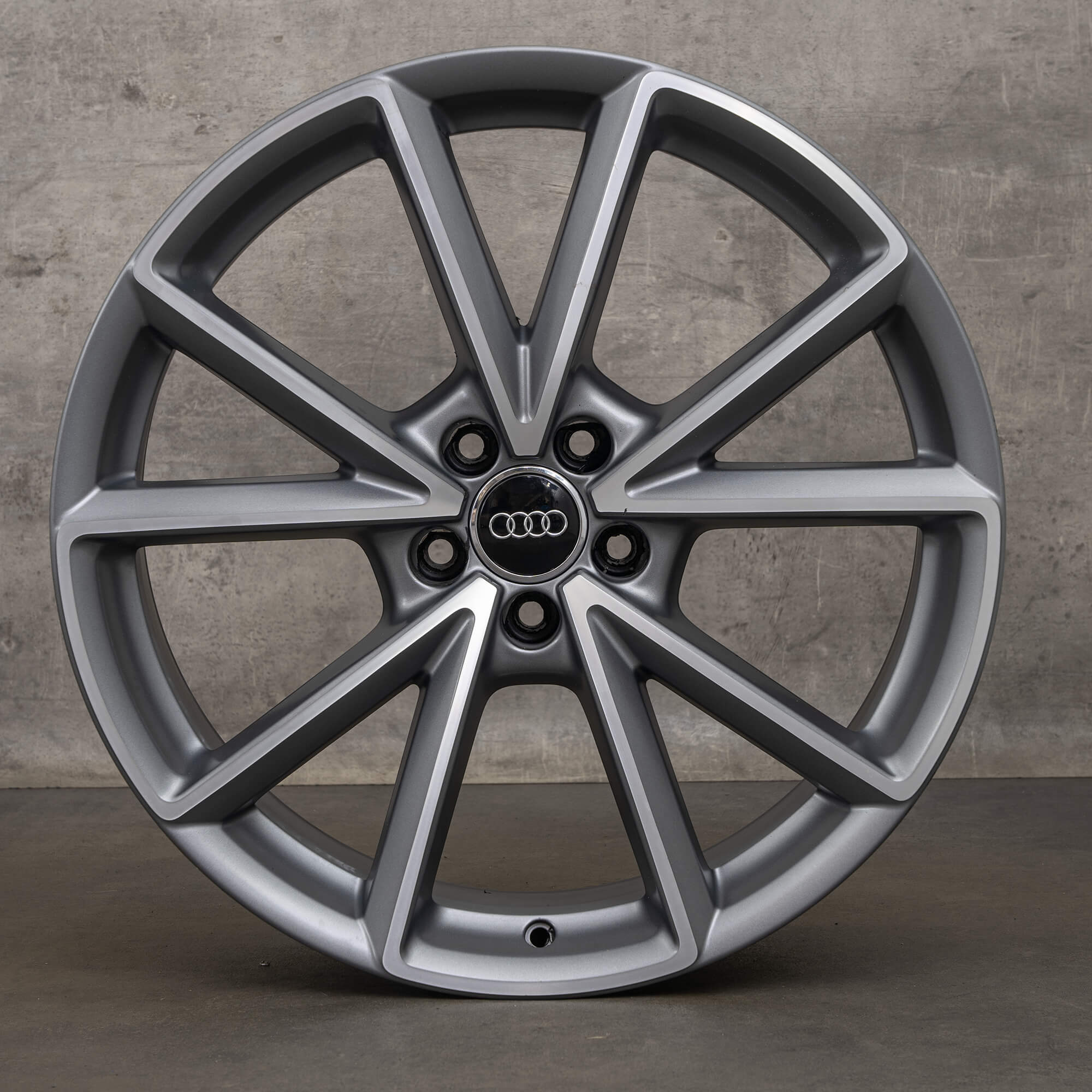 Original Audi Q3 RSQ3 8U 20 tums fälgar 8U0601025AK titan matt polerad