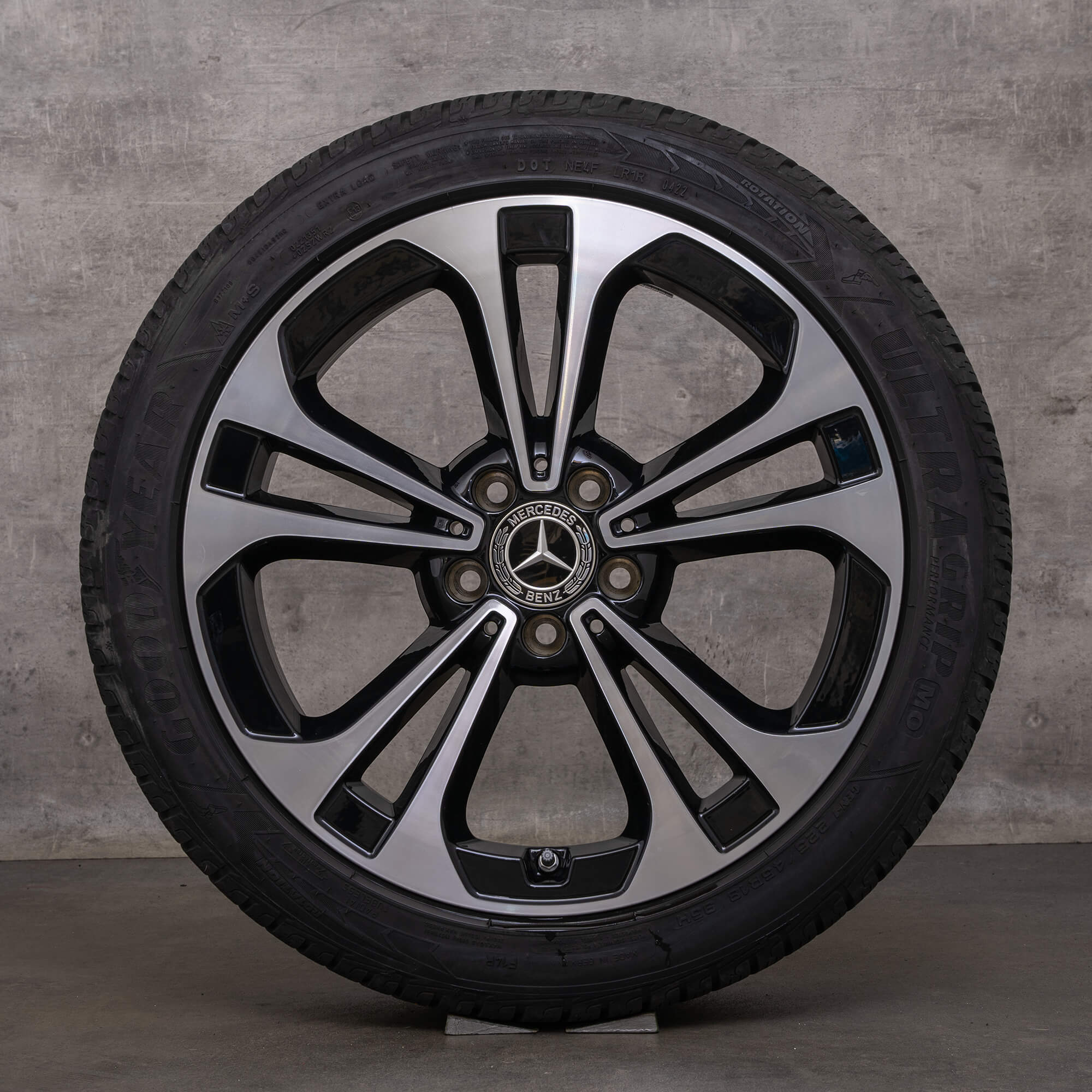 Originele Mercedes Benz C-Klasse winterwielen 18 inch W206 S206 velgen A2064016200 zwart gepolijst