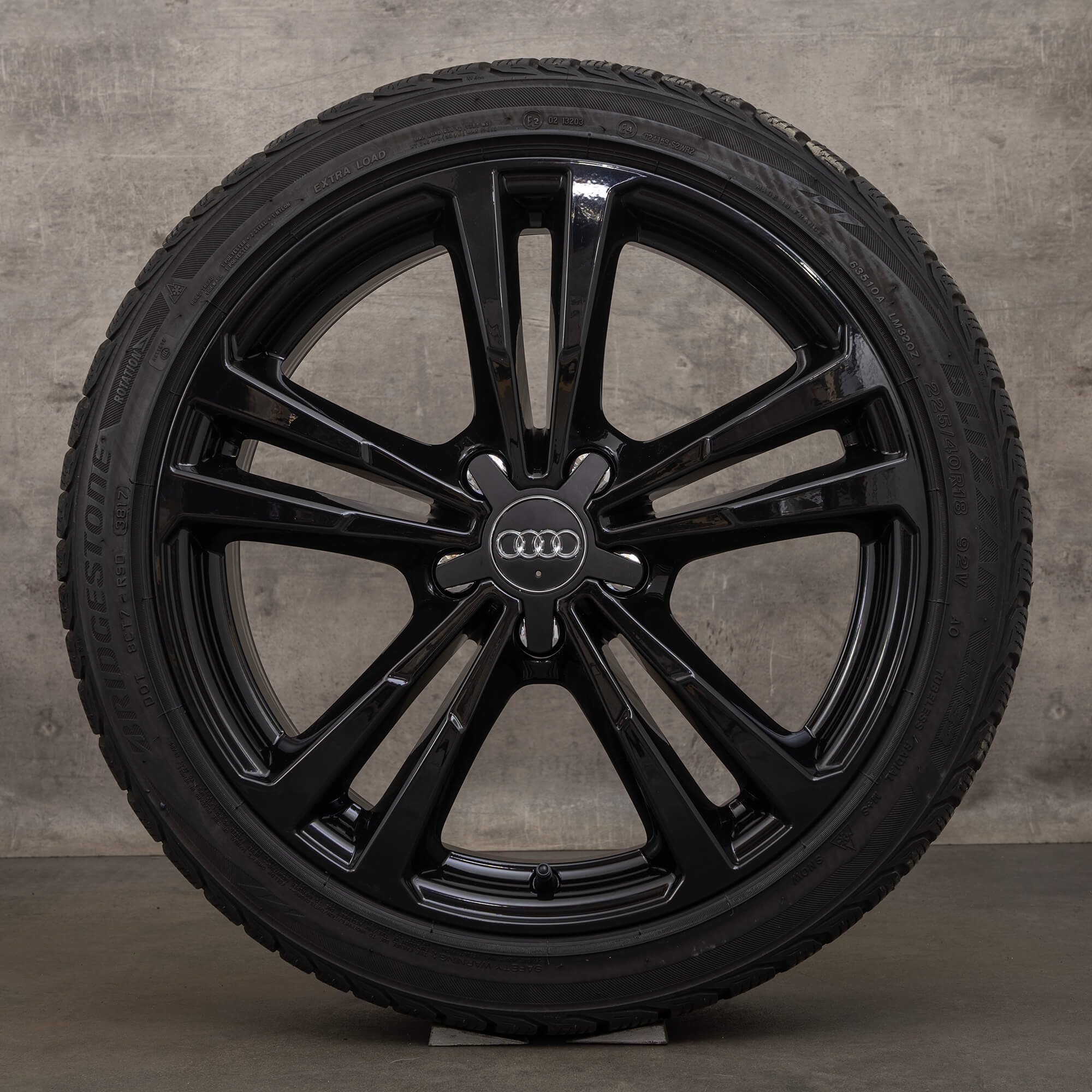 Jante anvelope de iarna originale Audi A3 S3 8V 18 inch 8V0601025AJ negre