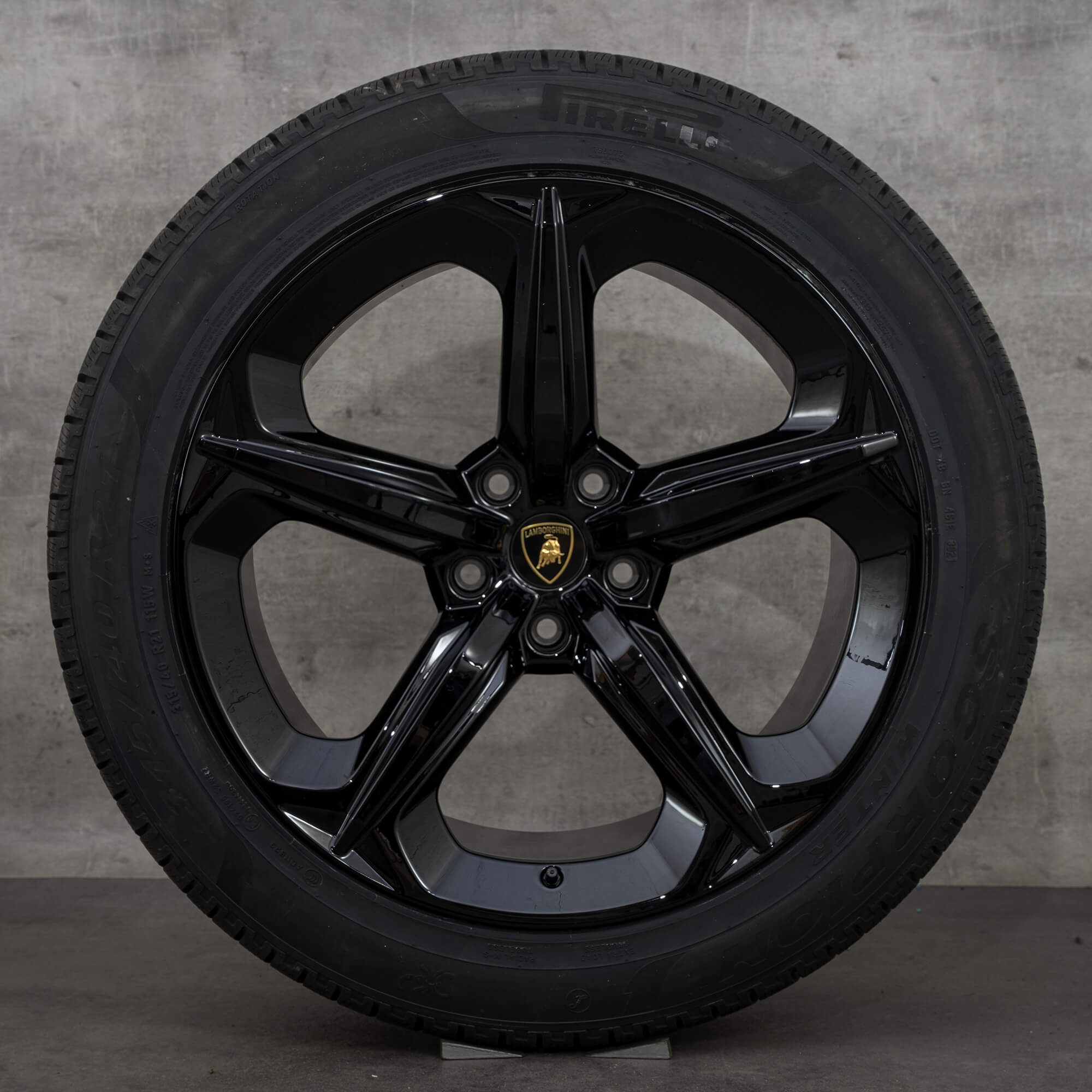 Lamborghini Urus 21 inch velgen winterbanden winter OEM wielen alloy