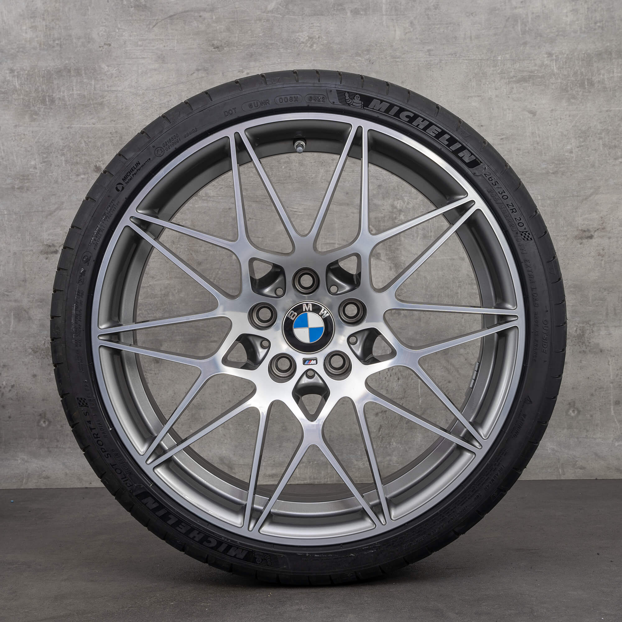 BMW 20 tommers felger M3 F80 M4 F82 F83 sommerhjul sommerdekk M666