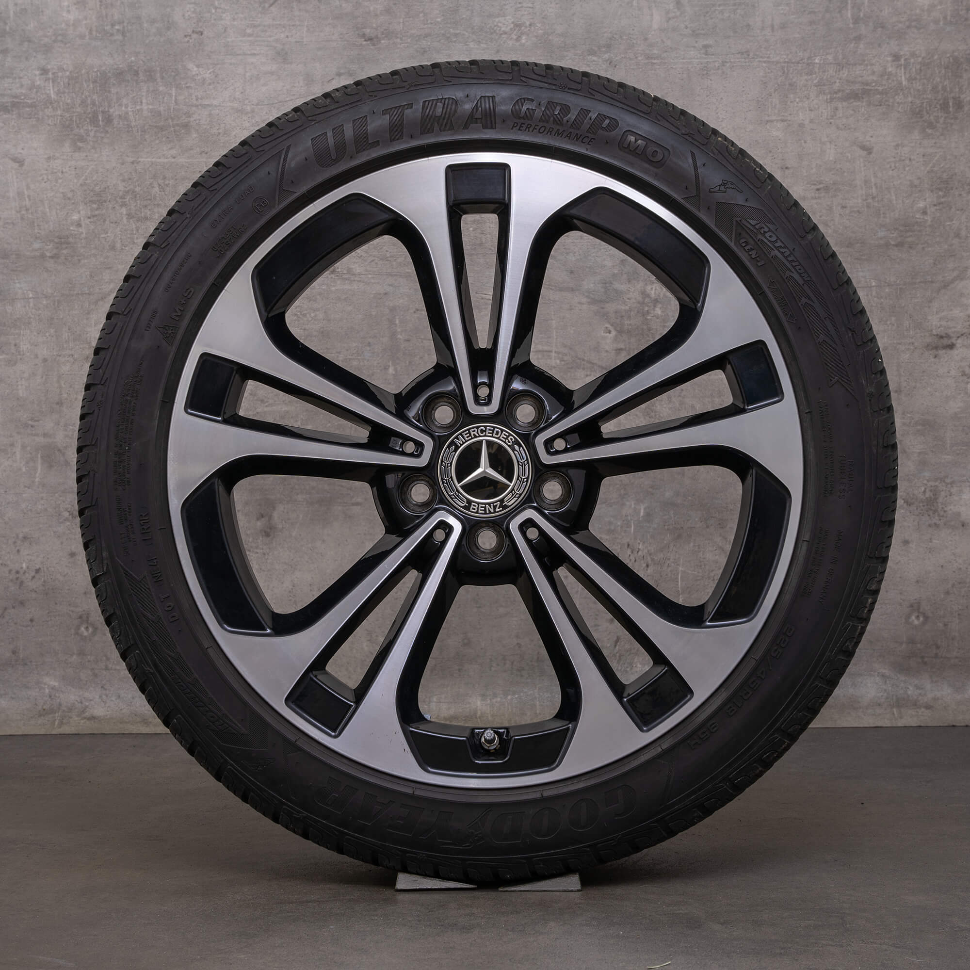 Originele Mercedes C-Klasse winterwielen 18 inch W206 S206 velgen A2064016200 zwart gepolijst