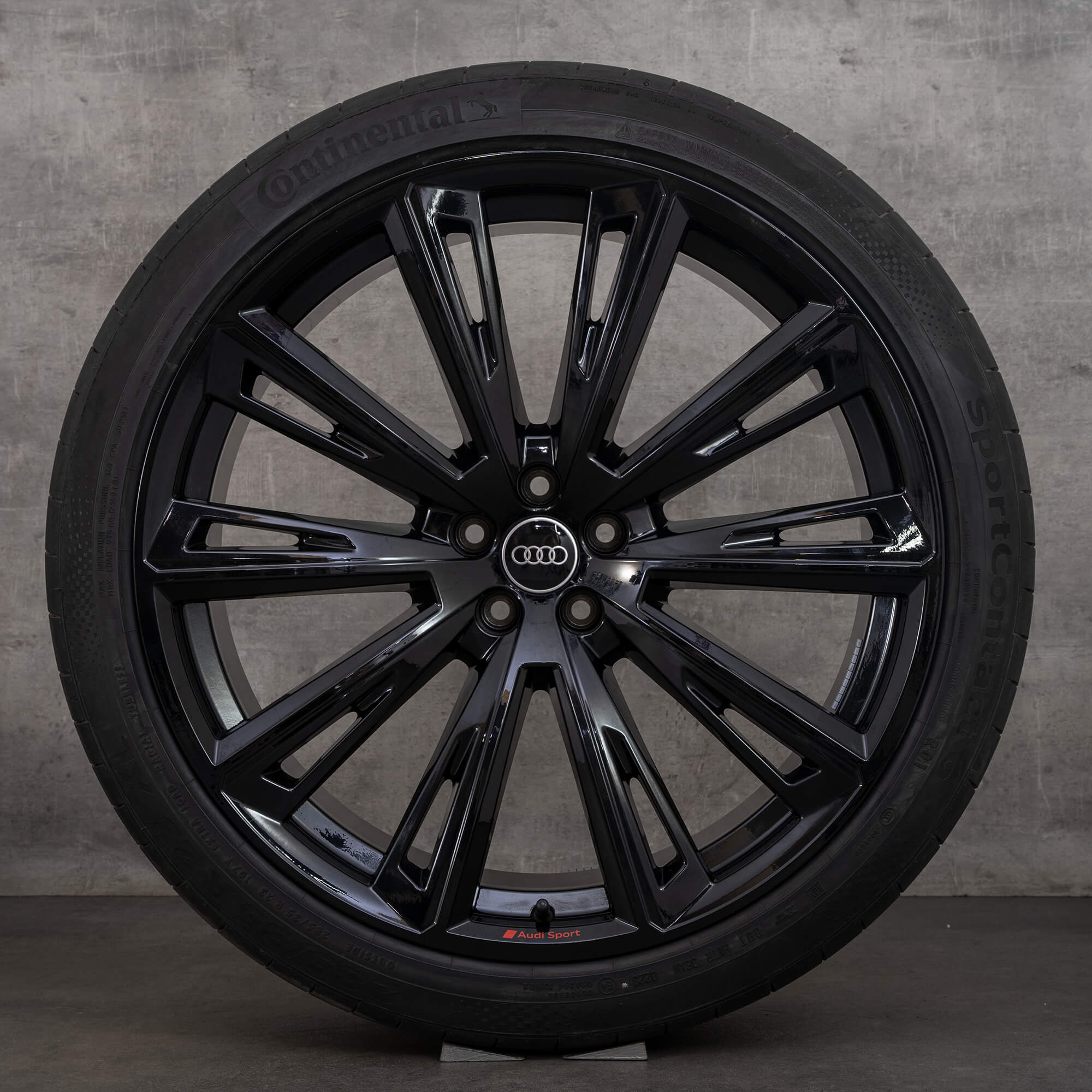 Audi Q8 SQ8 summer wheels 23 inch rims tires 4M8601025AT aluminum