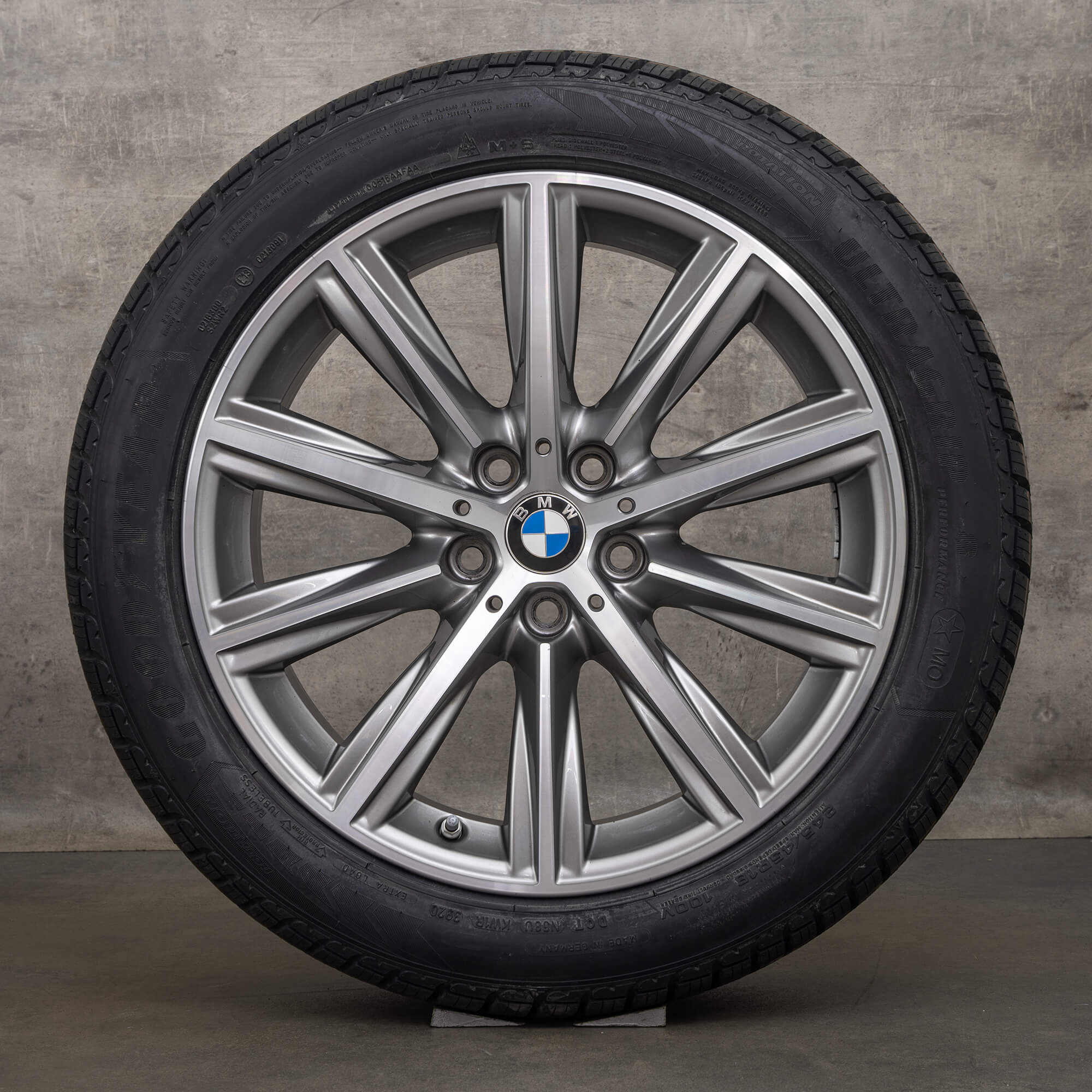 BMW Série 5 G30 G31 d'origine jantes 18 pouces pneus hiver style 684 6874441 roues gris ferrique