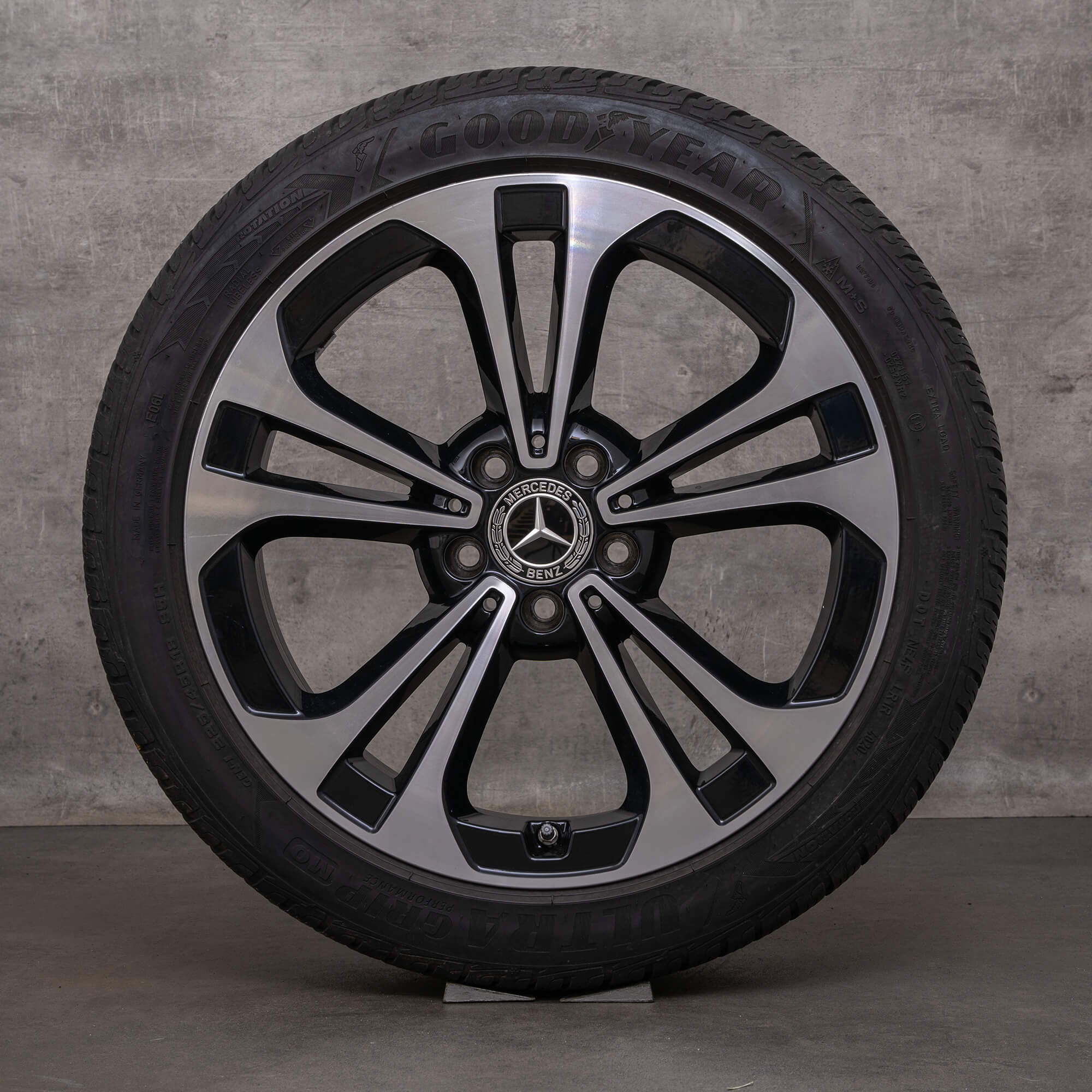 Originele Mercedes C-Klasse winterwielen 18 inch W206 S206 velgen A2064016200 zwart gepolijst