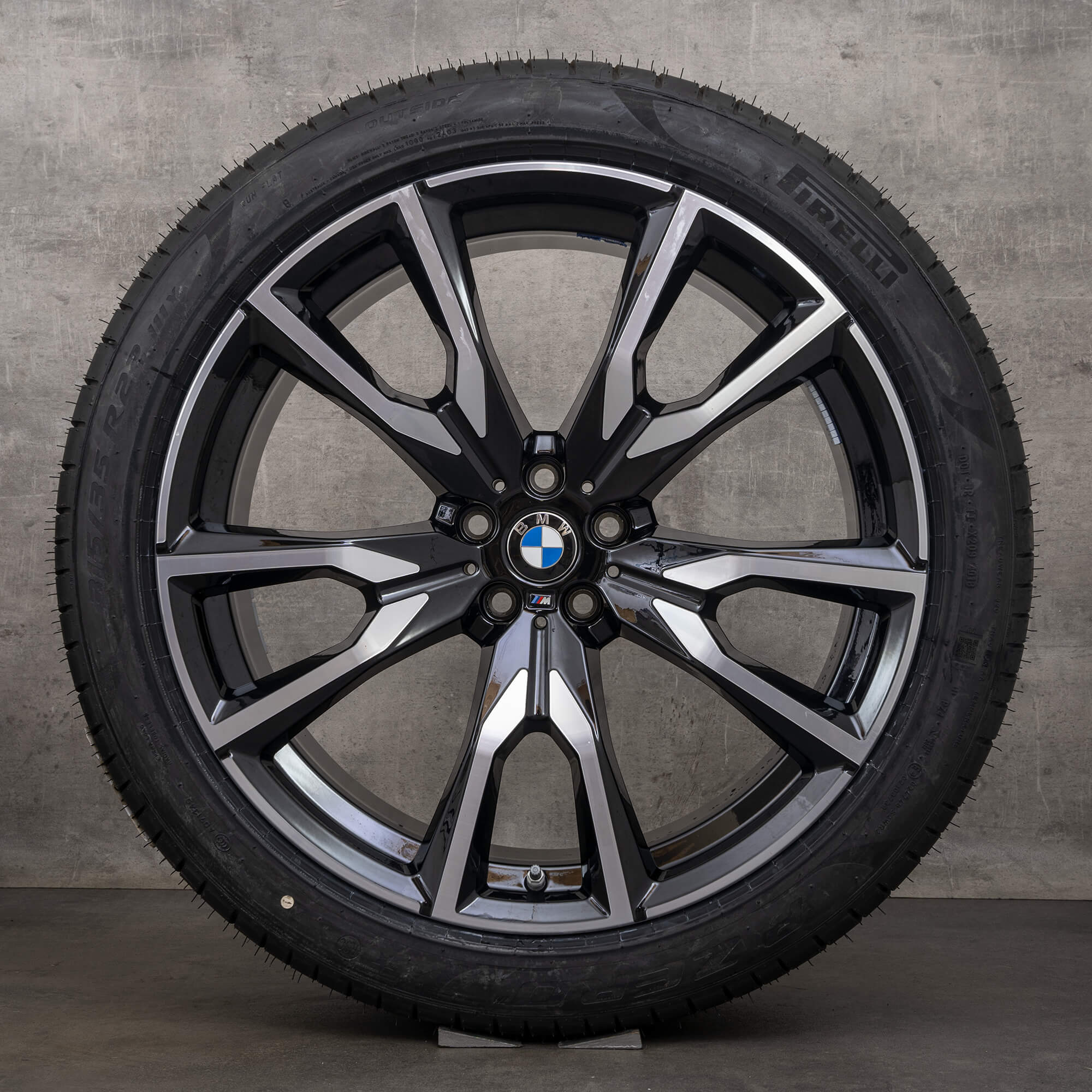 BMW X7 G07 summer wheels 22 inch rims tires 8074221 8090108 755 M