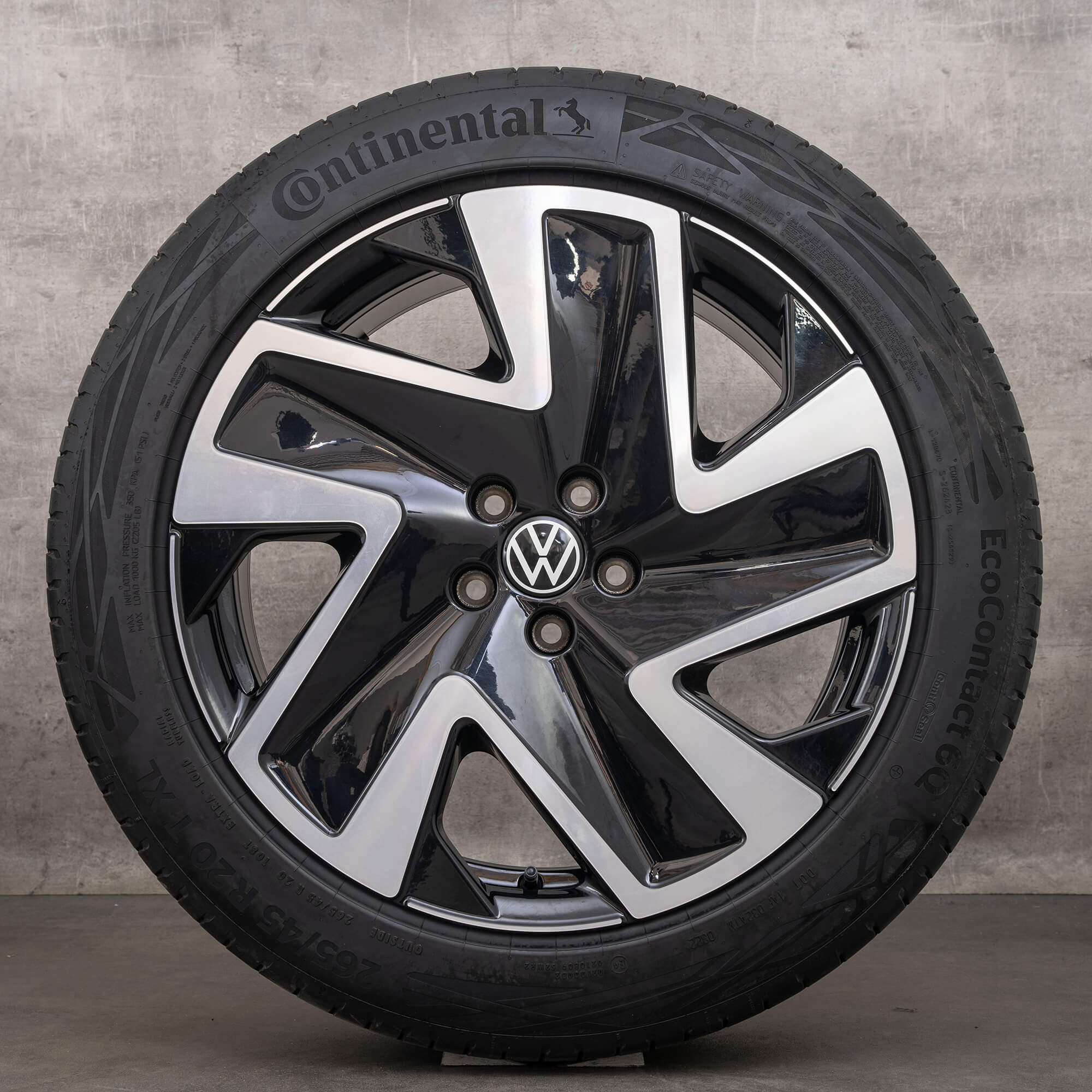 VW-ID. Buzz zomerwielen 20 inch velgen zomerbanden zwart hoogglans Solna