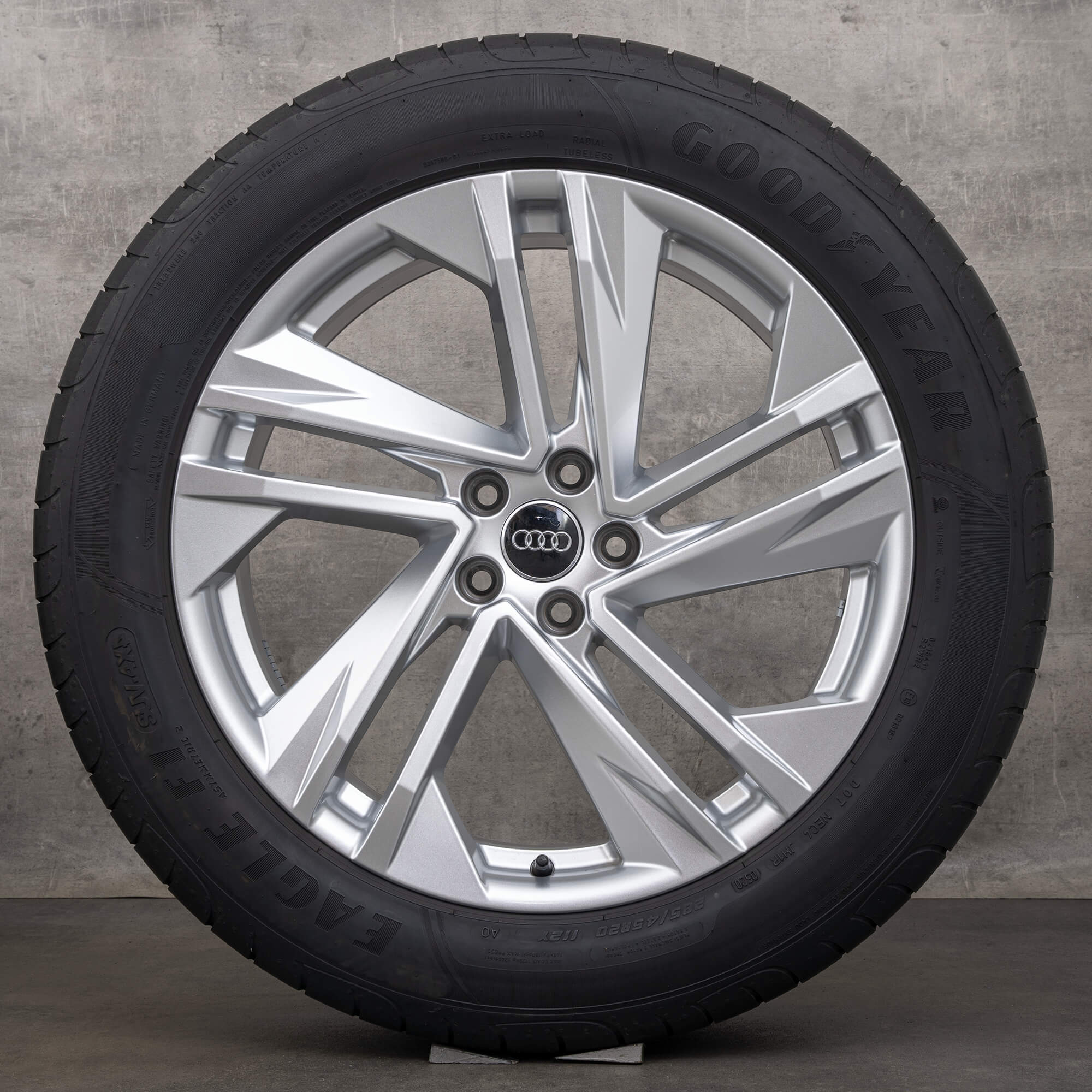 Originele Audi Q7 velgen 20 inch 4M zomerbanden 4M0601025BQ turbines zilveren