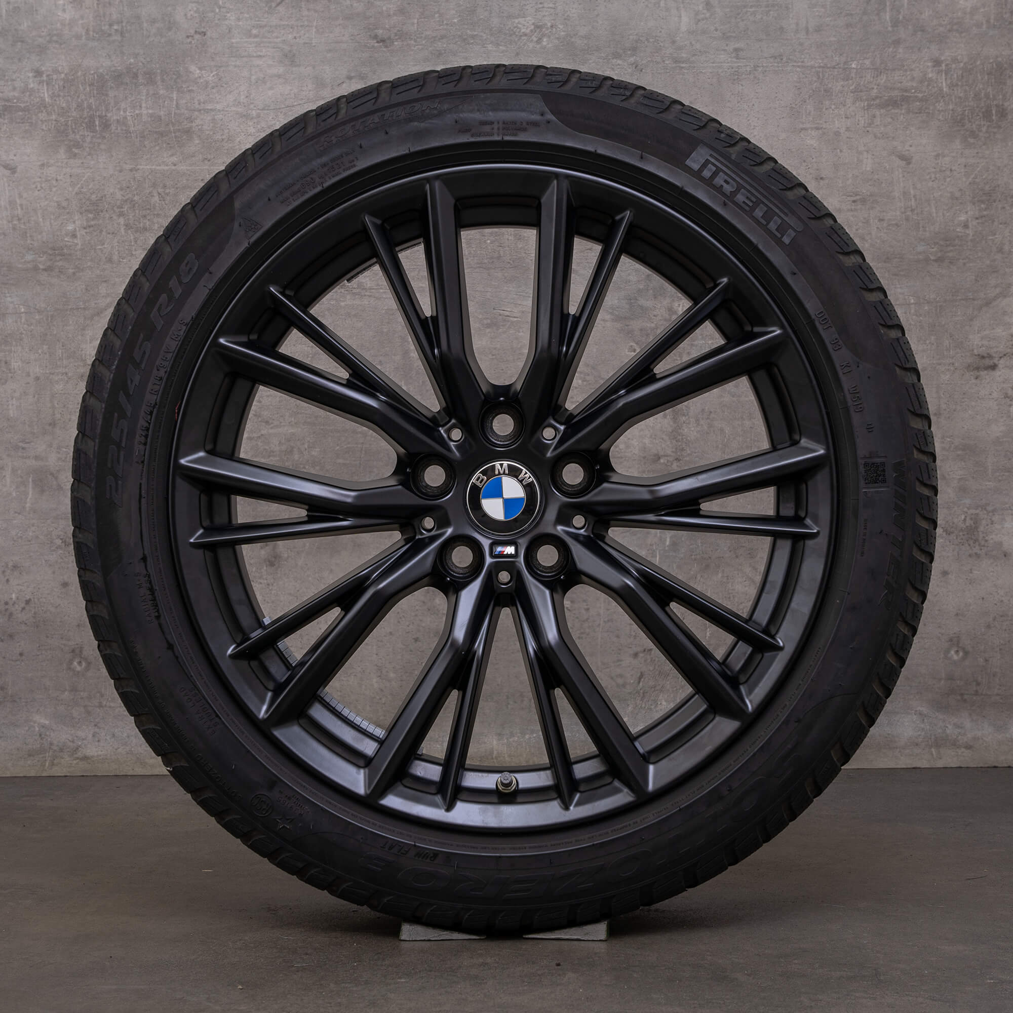 Originální zimni kompletni alu kola BMW řady 2 3 4 18" G42 G20 G21 G22 G23 disky styling 796 M 6885305 6885306 černá matná